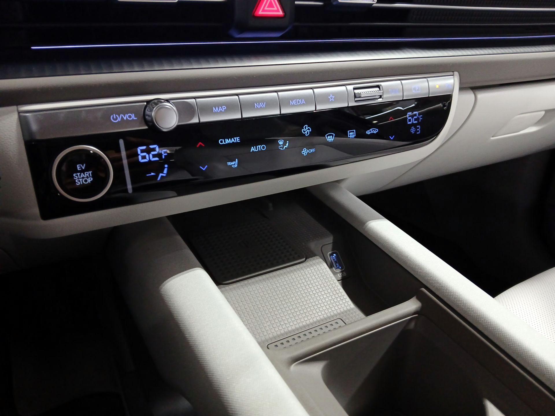 Thumbnail: 2024 Hyundai Ioniq 6 - 17