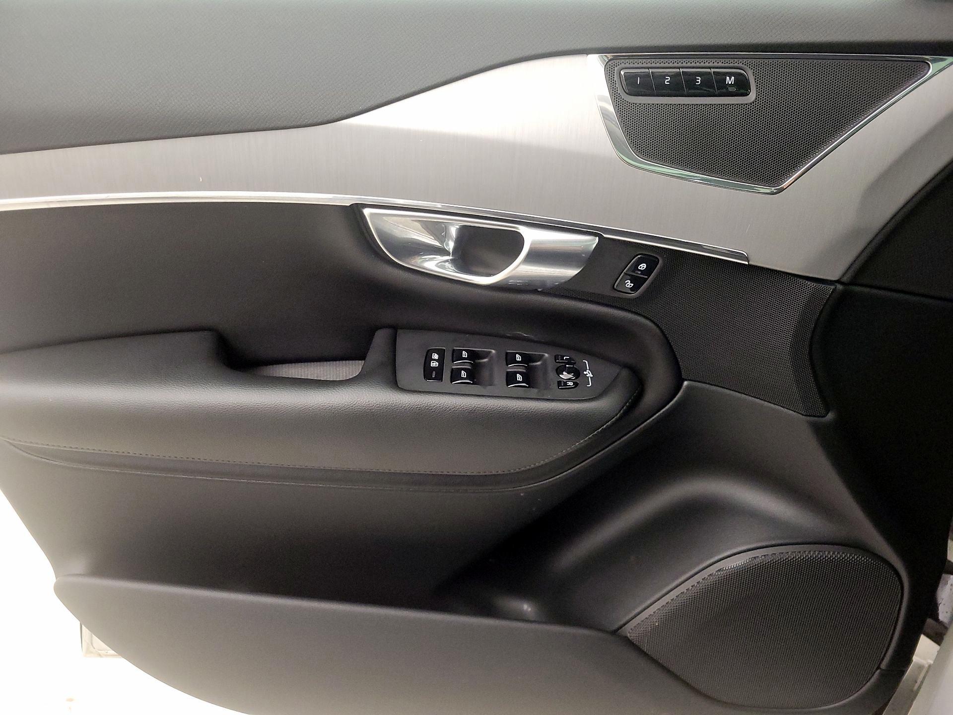 Thumbnail: 2022 Volvo XC90 - 12
