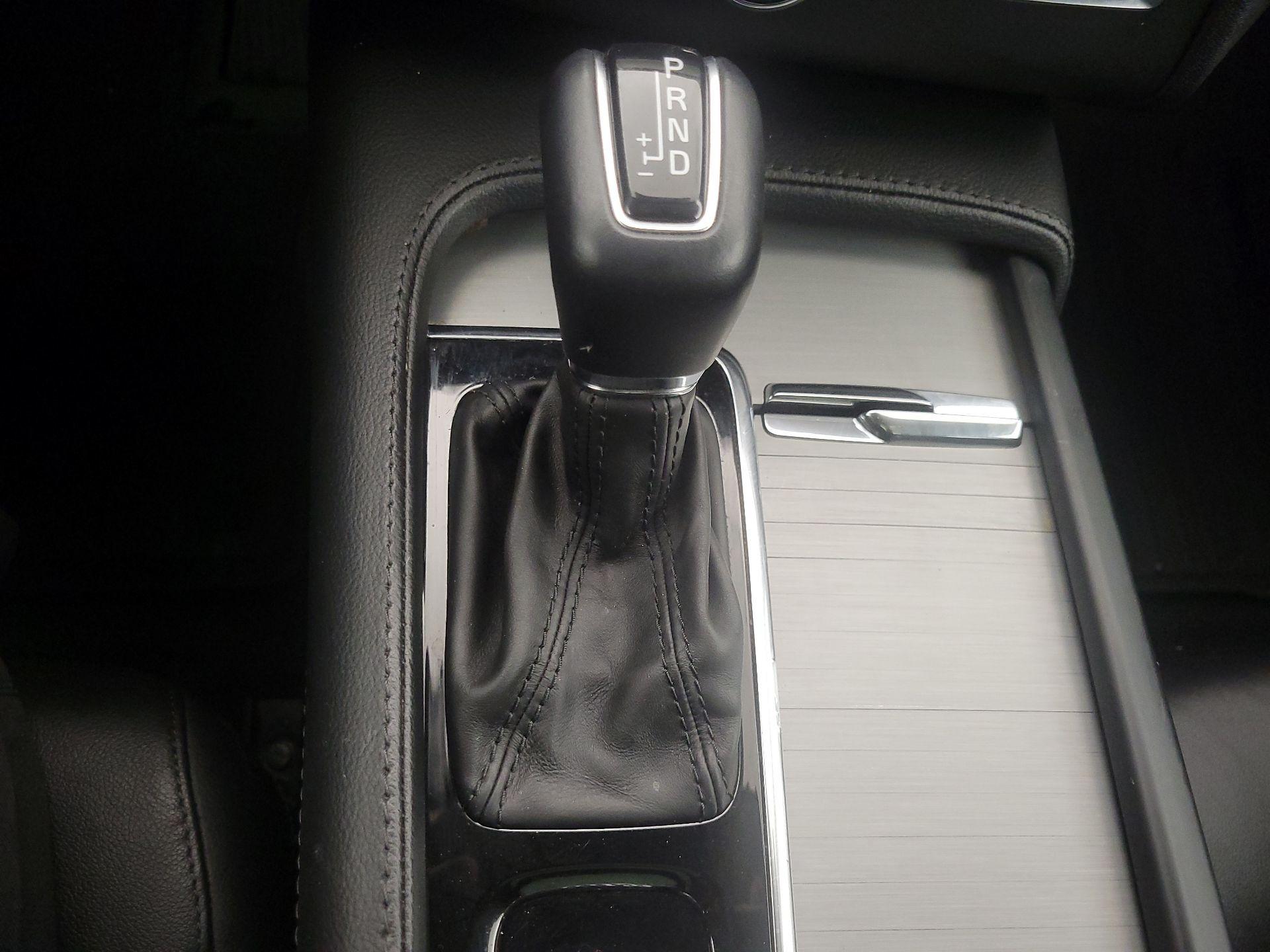 Thumbnail: 2022 Volvo XC90 - 18