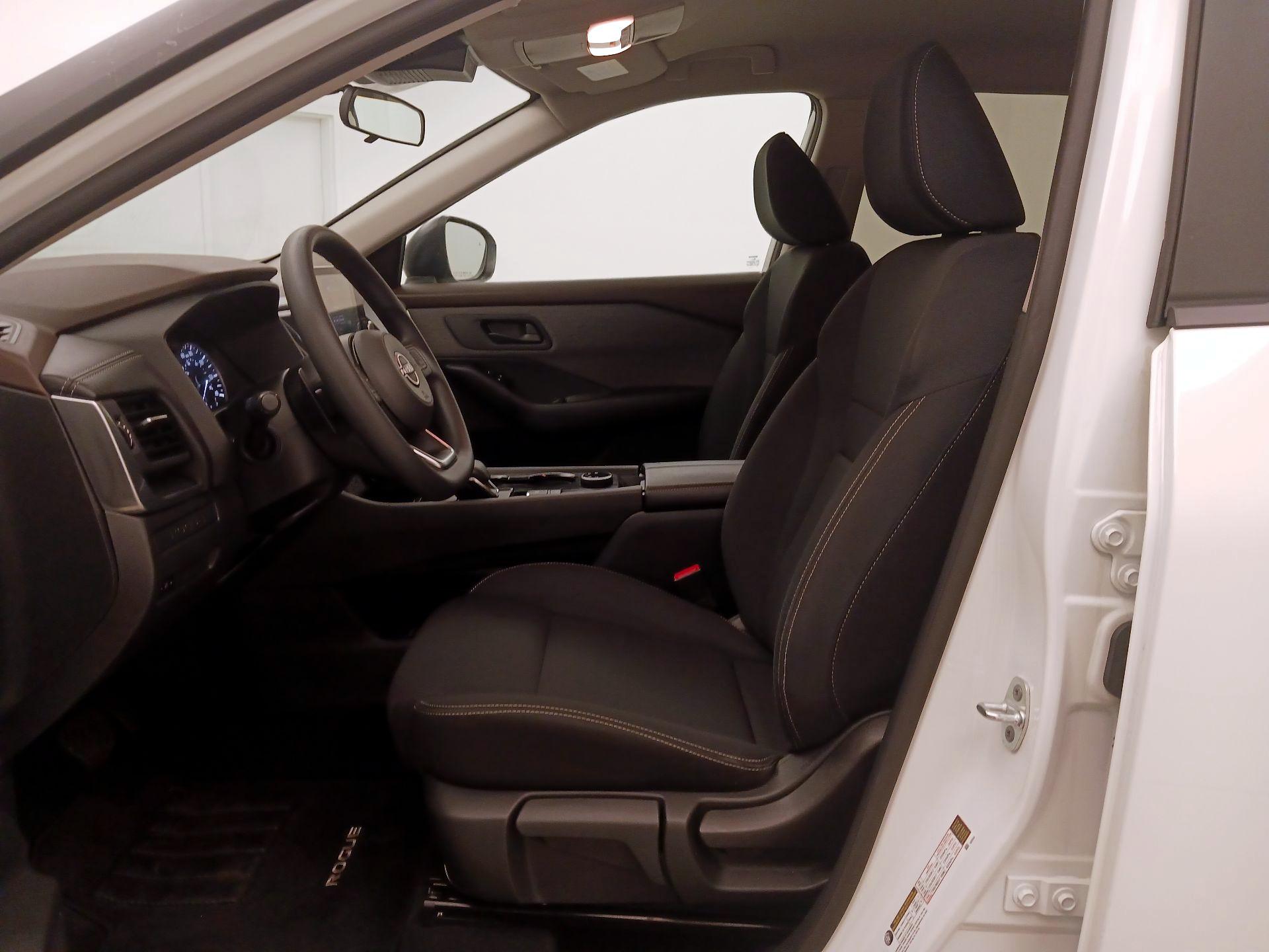 Thumbnail: 2023 Nissan Rogue - 11
