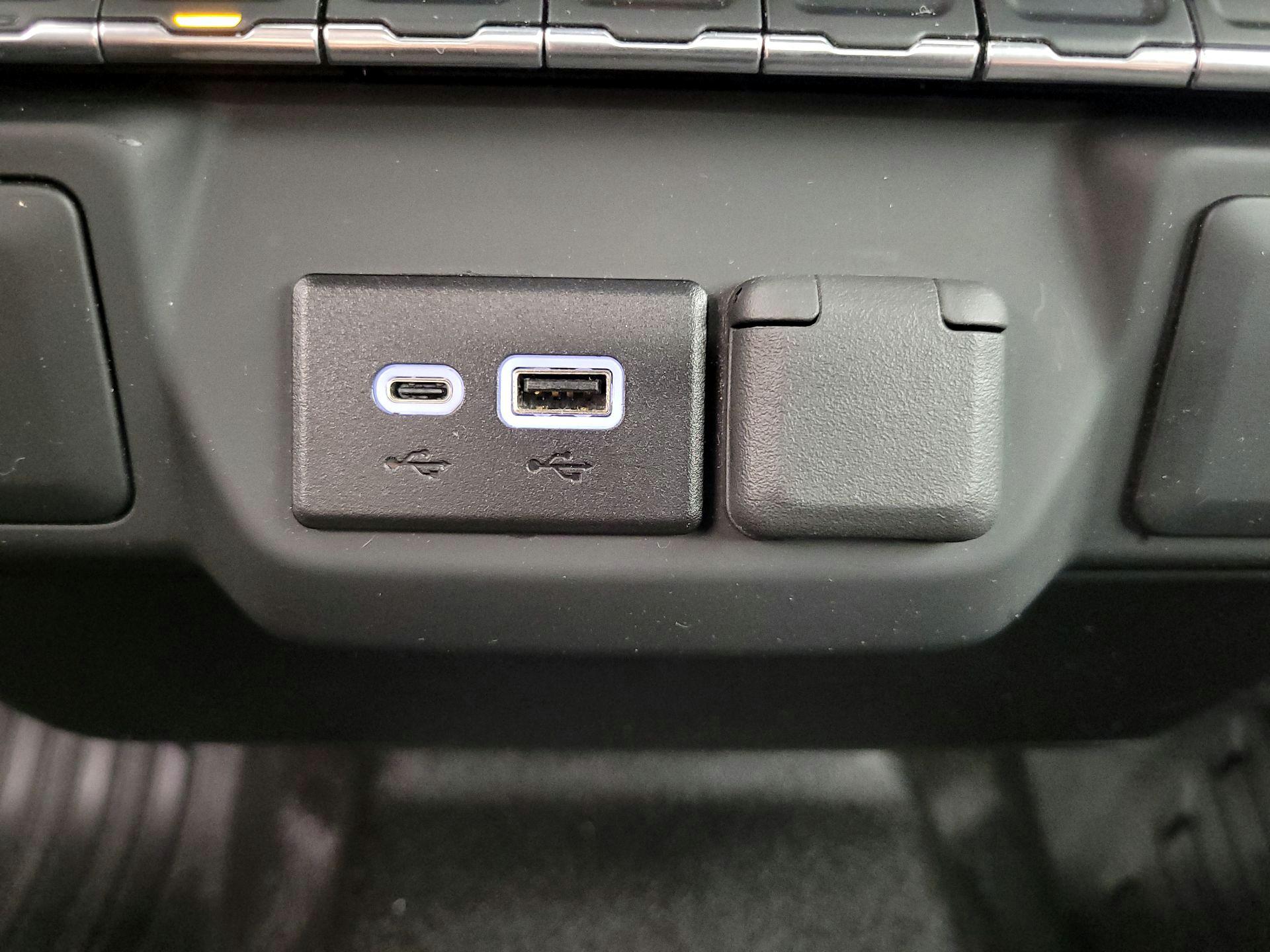 Thumbnail: 2024 Chevrolet Silverado 1500 - 18