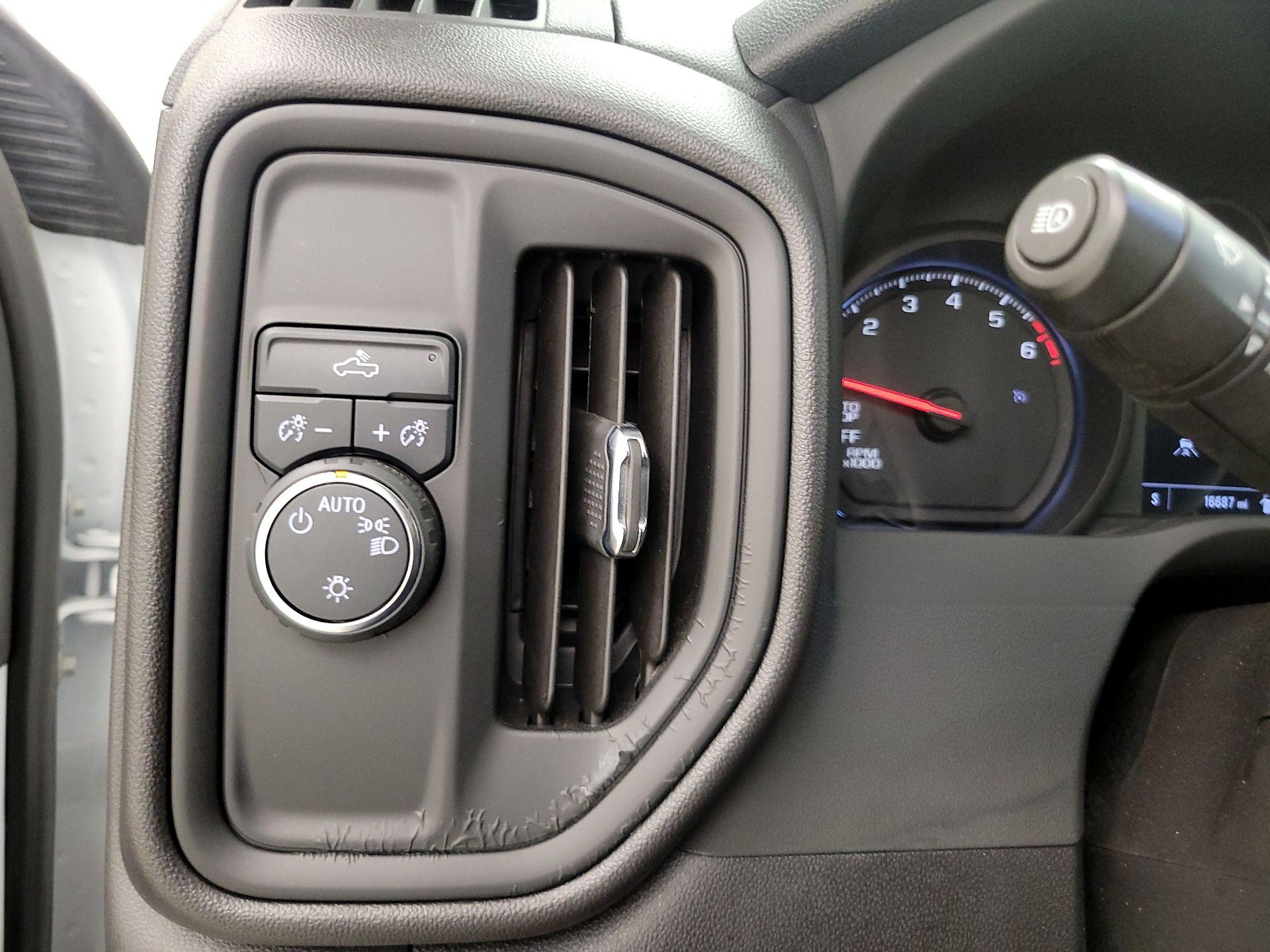 Thumbnail: 2024 Chevrolet Silverado 1500 - 13