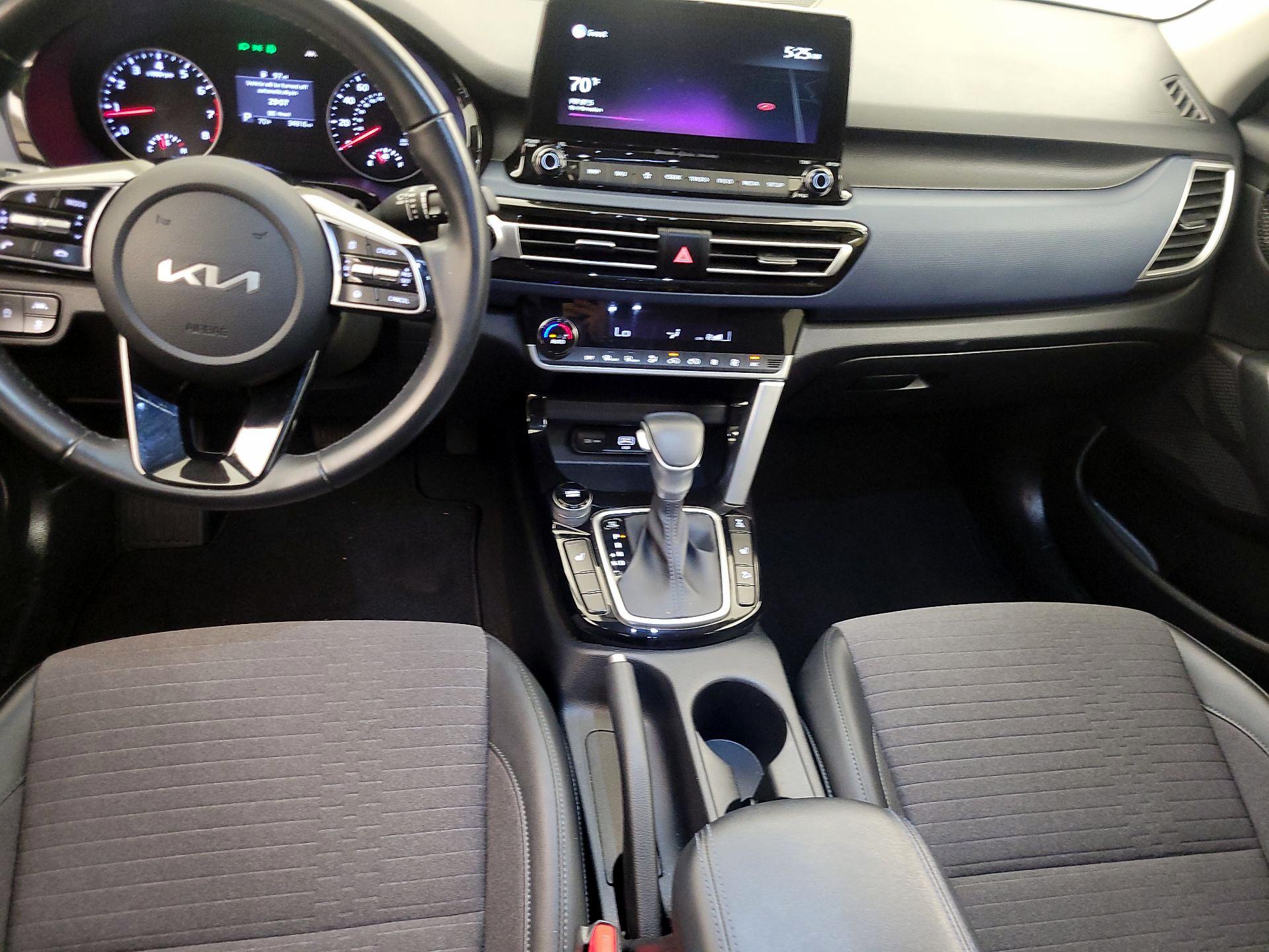 Thumbnail: 2022 Kia Seltos - 9