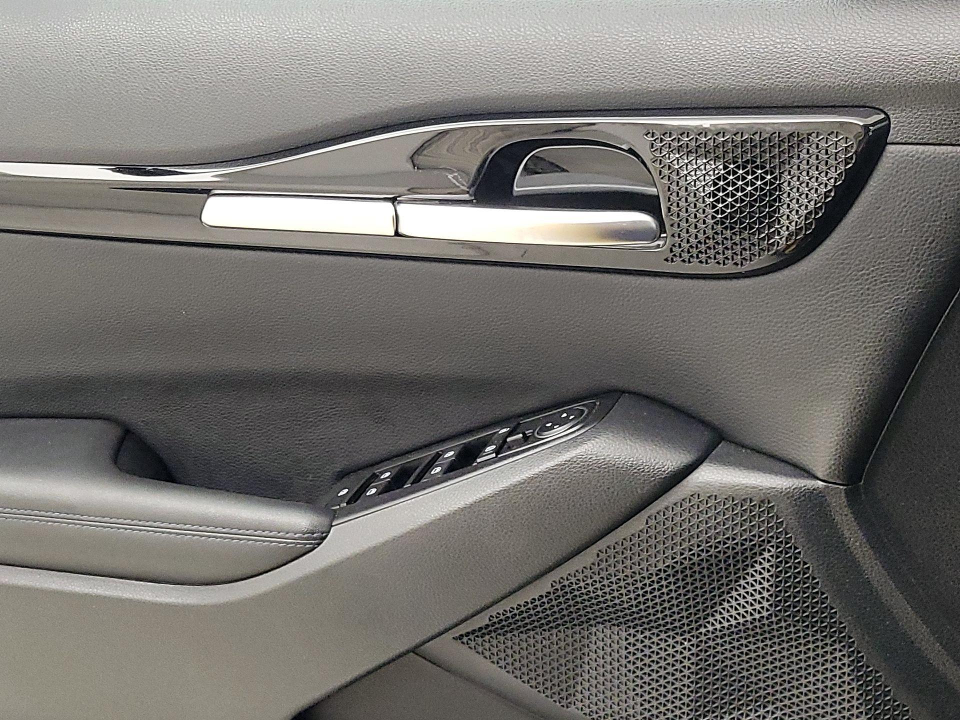 Thumbnail: 2022 Kia Seltos - 12