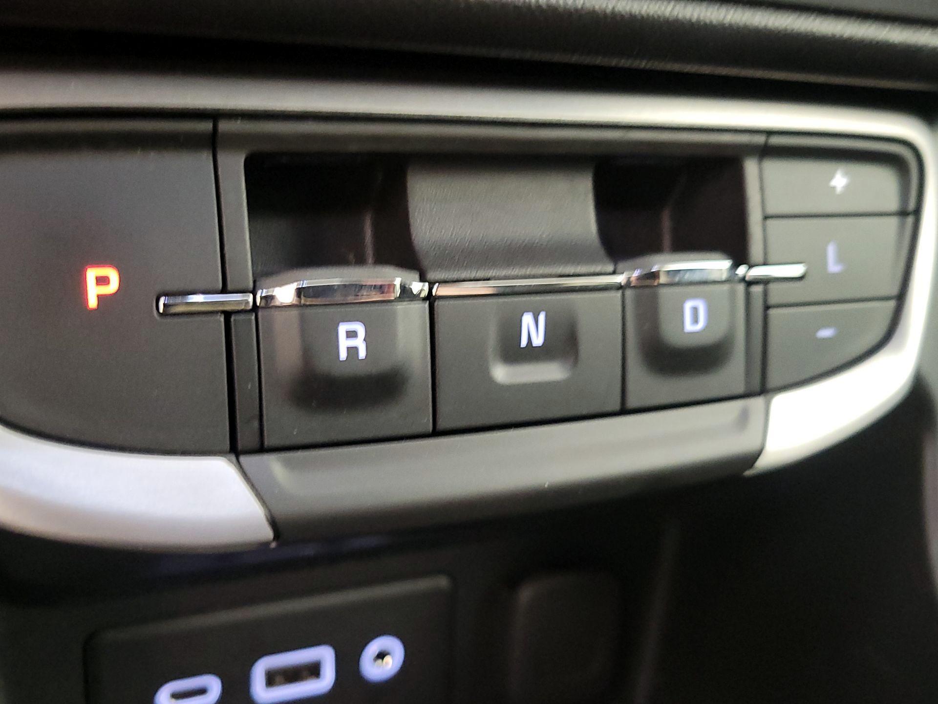 Thumbnail: 2022 GMC Terrain - 17