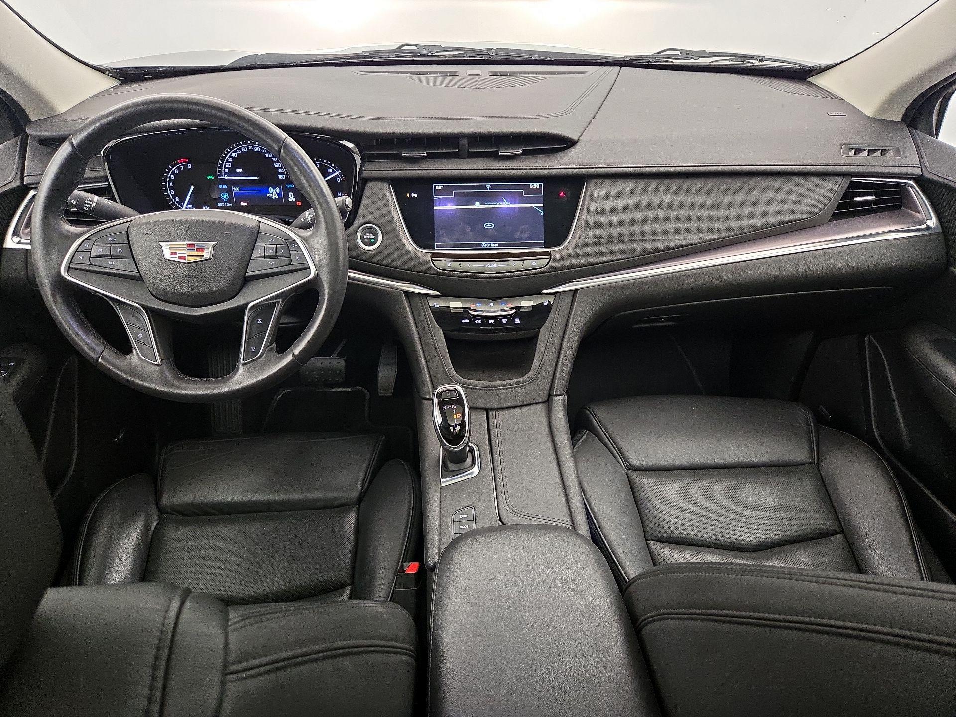 Thumbnail: 2017 Cadillac XT5 - 9