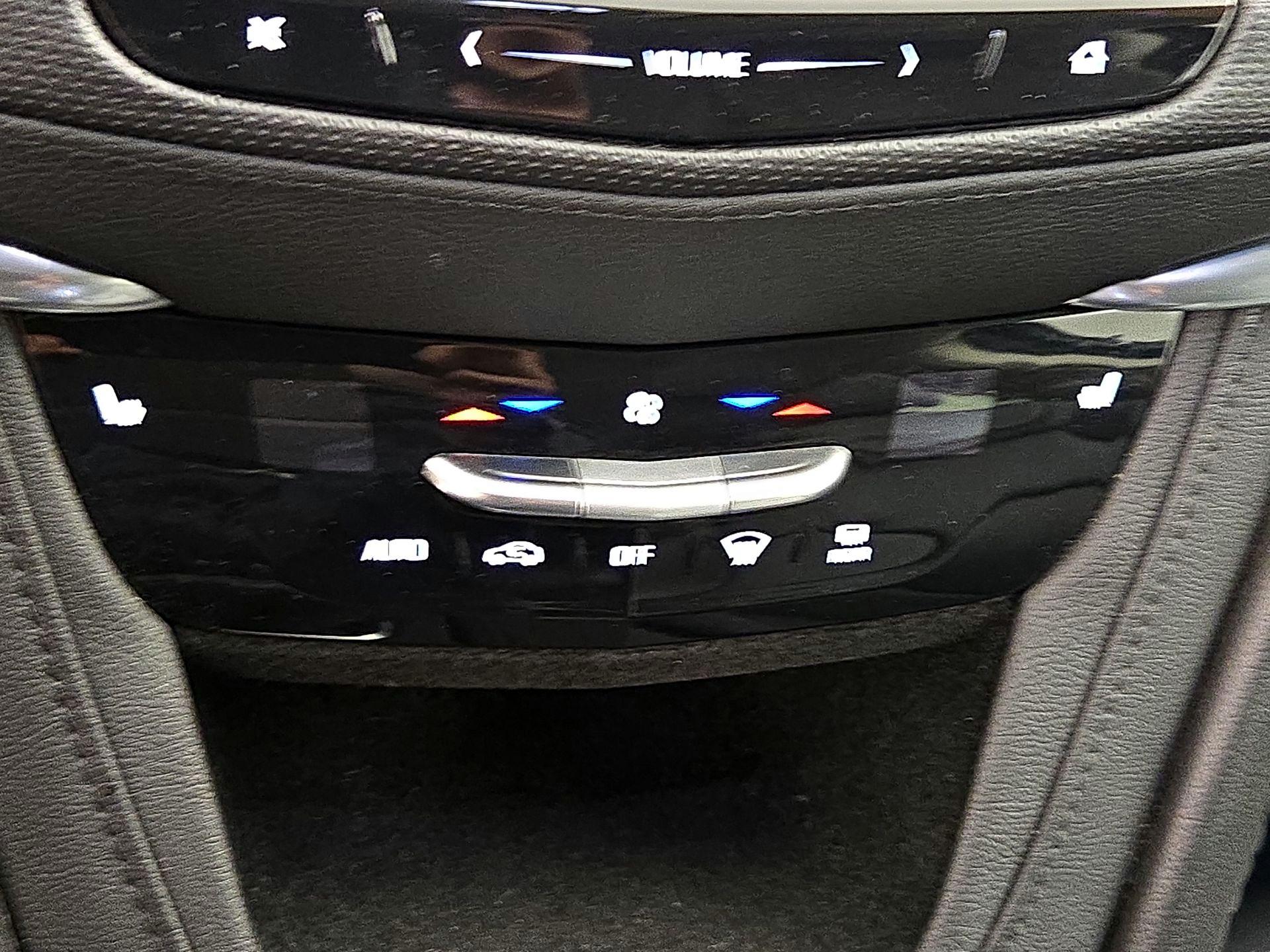 Thumbnail: 2017 Cadillac XT5 - 17