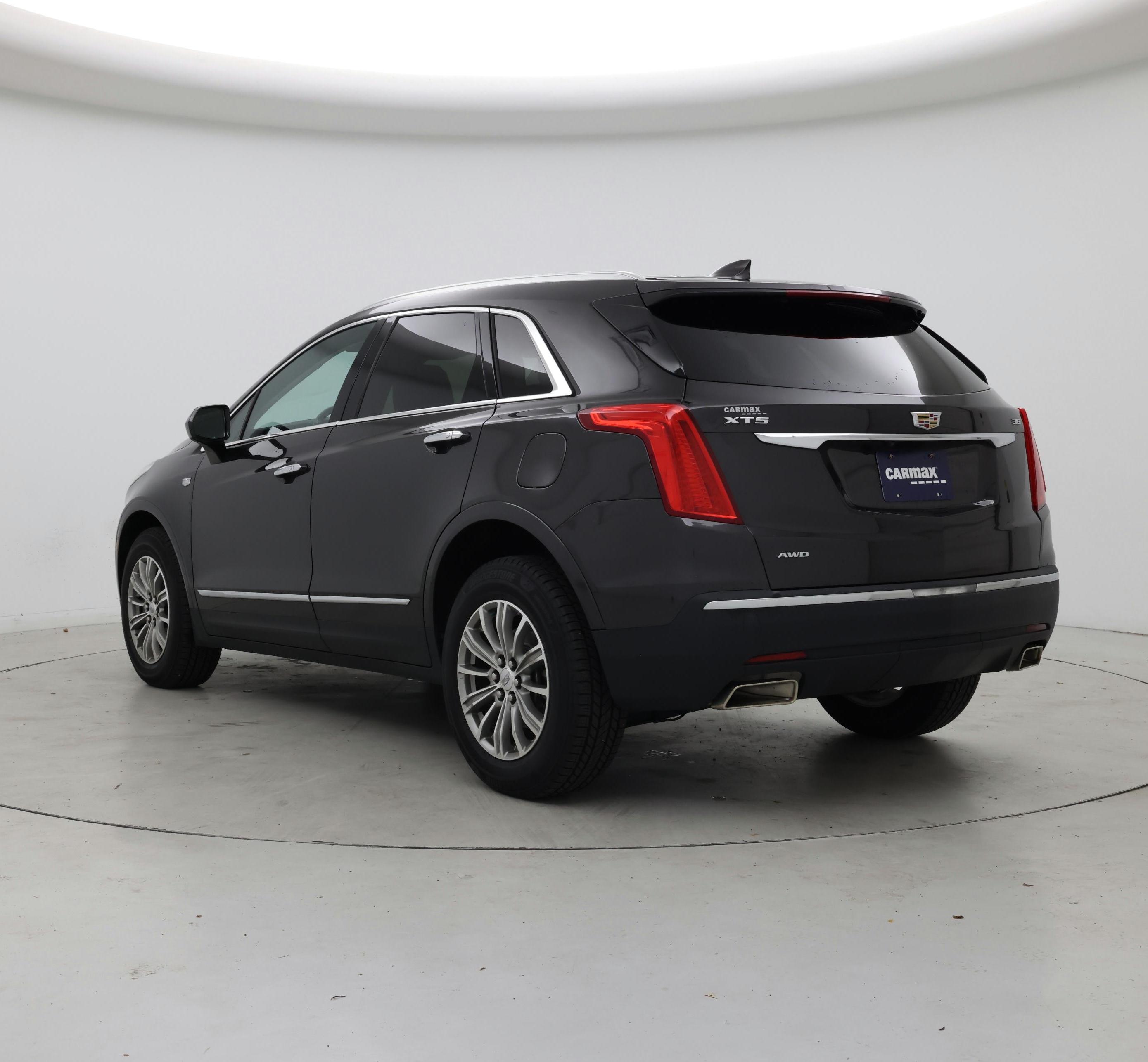 Thumbnail: 2017 Cadillac XT5 - 2