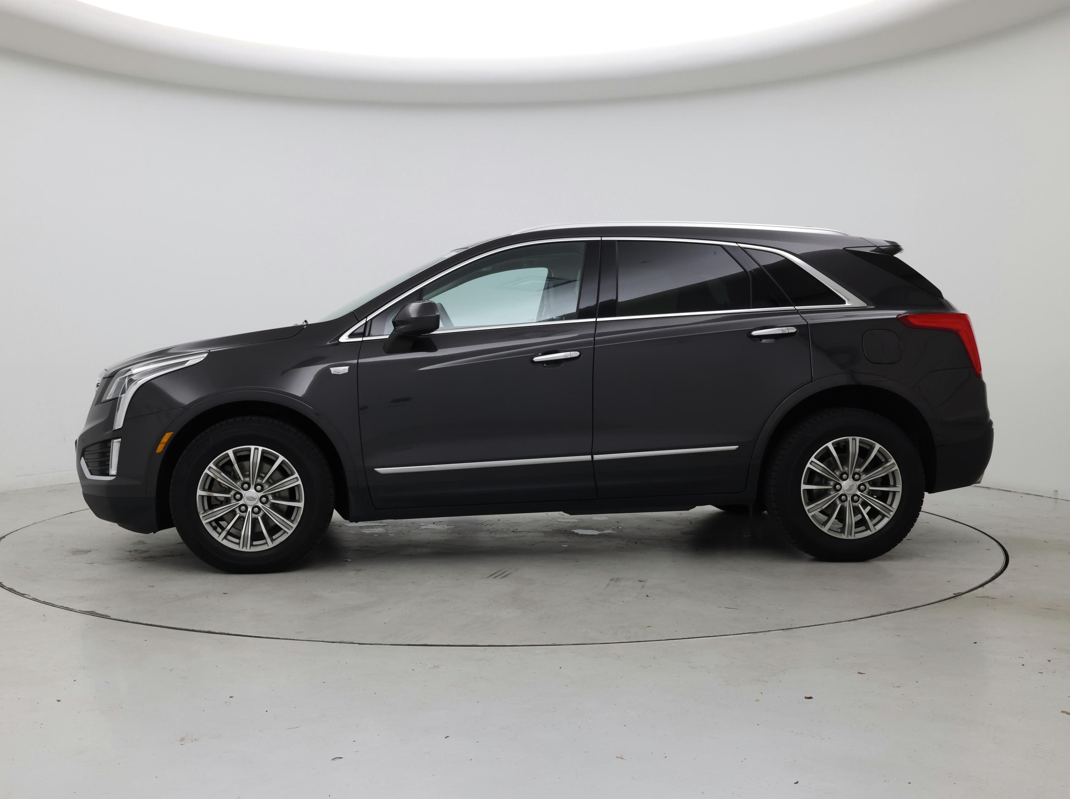 Thumbnail: 2017 Cadillac XT5 - 3