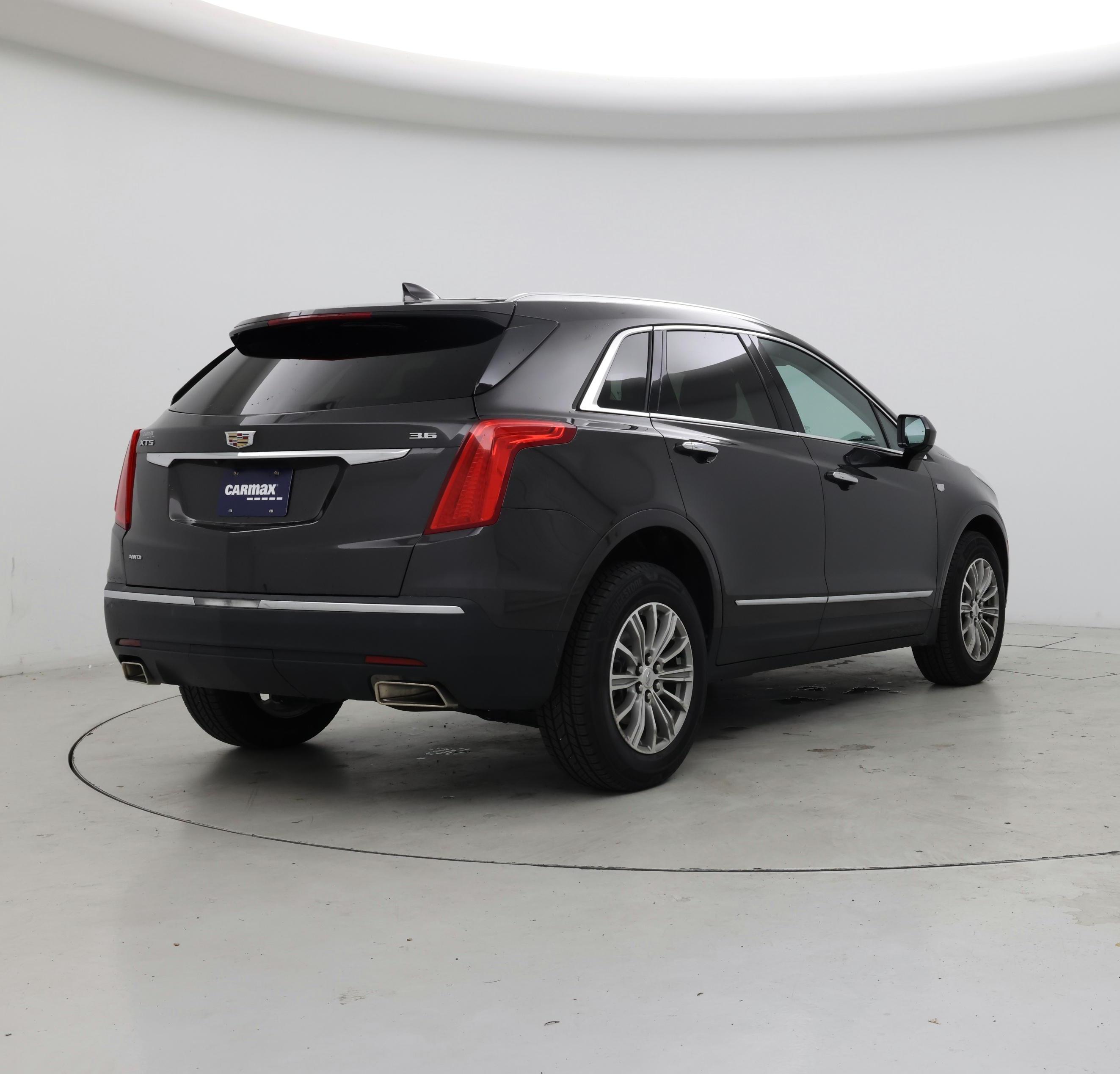 Thumbnail: 2017 Cadillac XT5 - 8