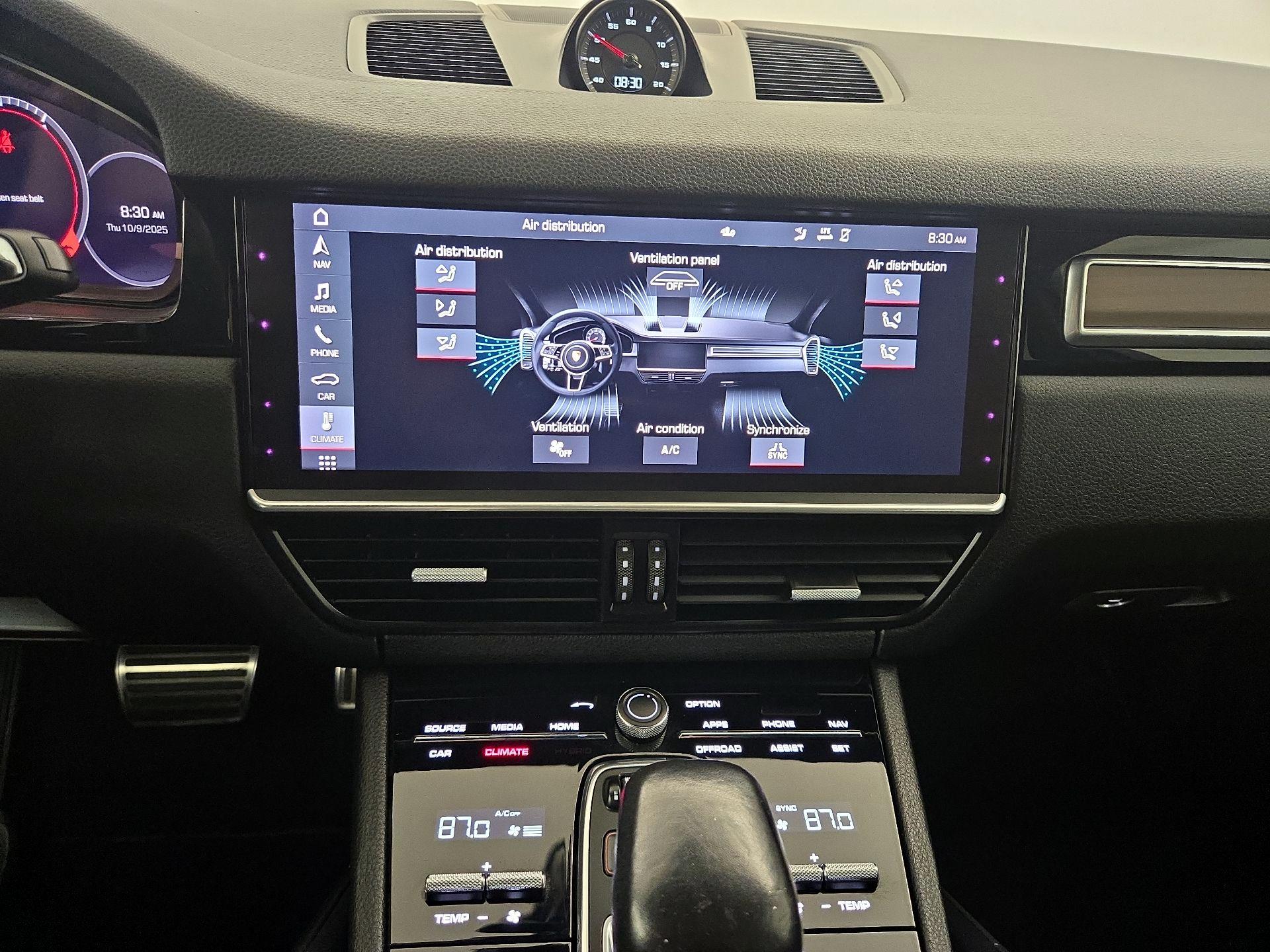 Thumbnail: 2021 Porsche Cayenne - 17