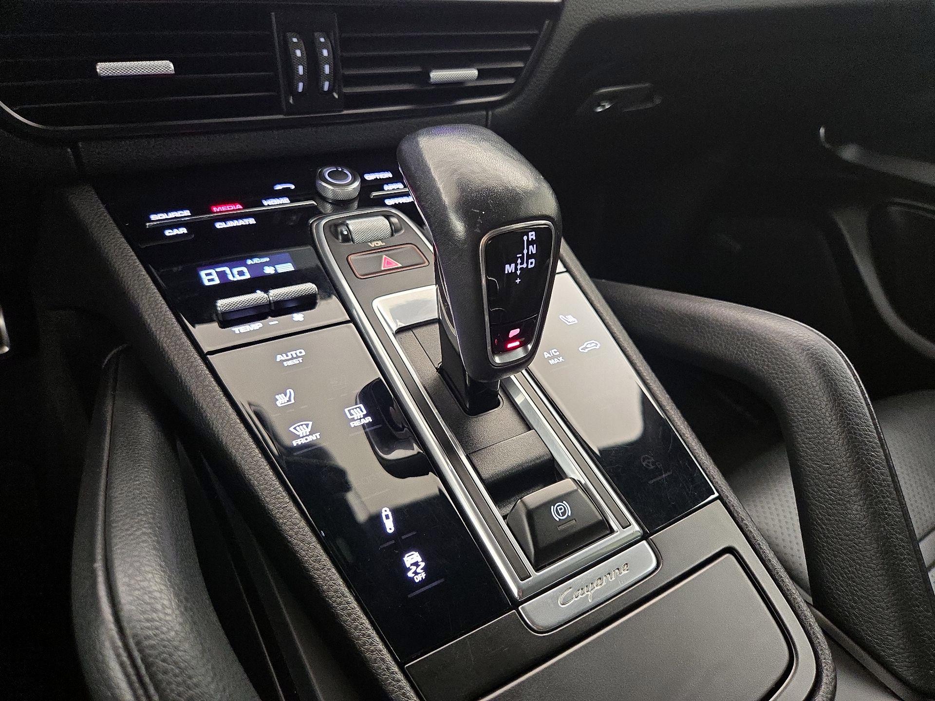 Thumbnail: 2021 Porsche Cayenne - 18