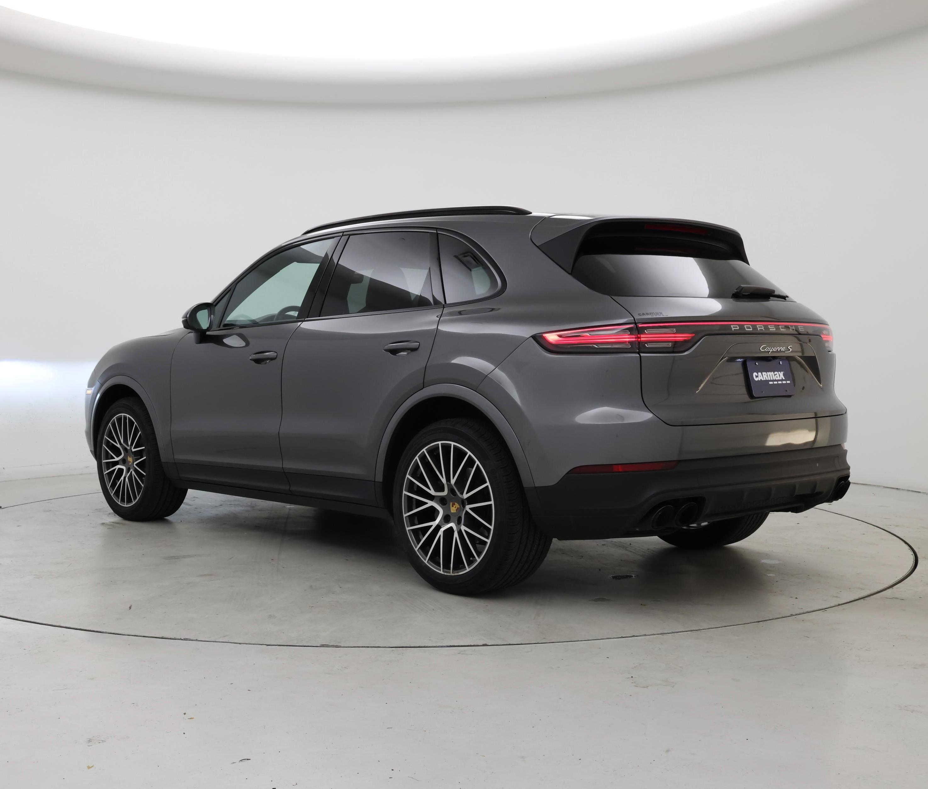 Thumbnail: 2021 Porsche Cayenne - 2