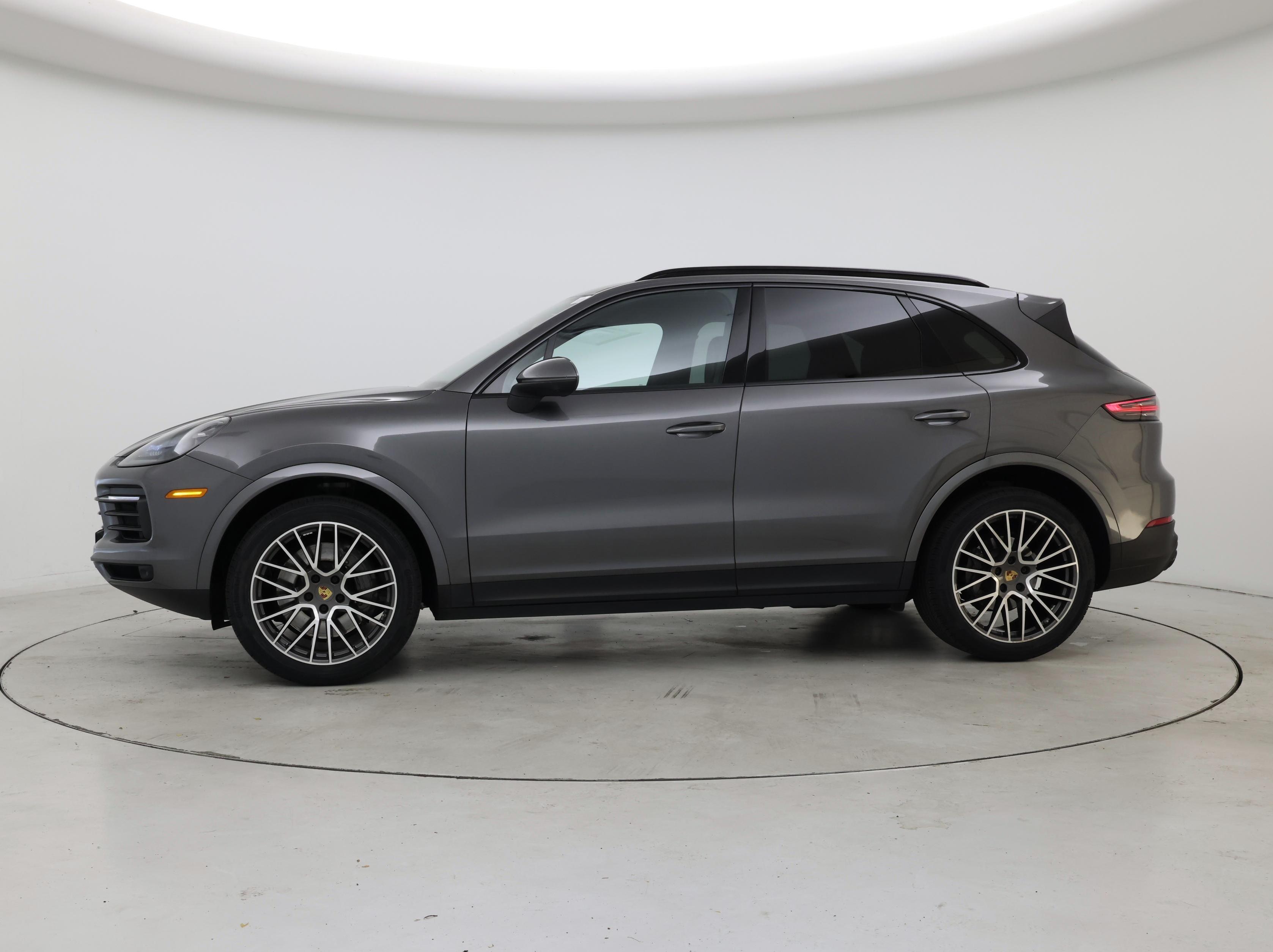 Thumbnail: 2021 Porsche Cayenne - 3