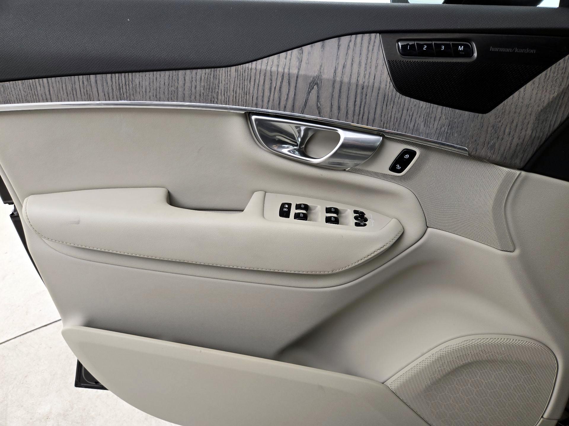 Thumbnail: 2023 Volvo XC90 - 12