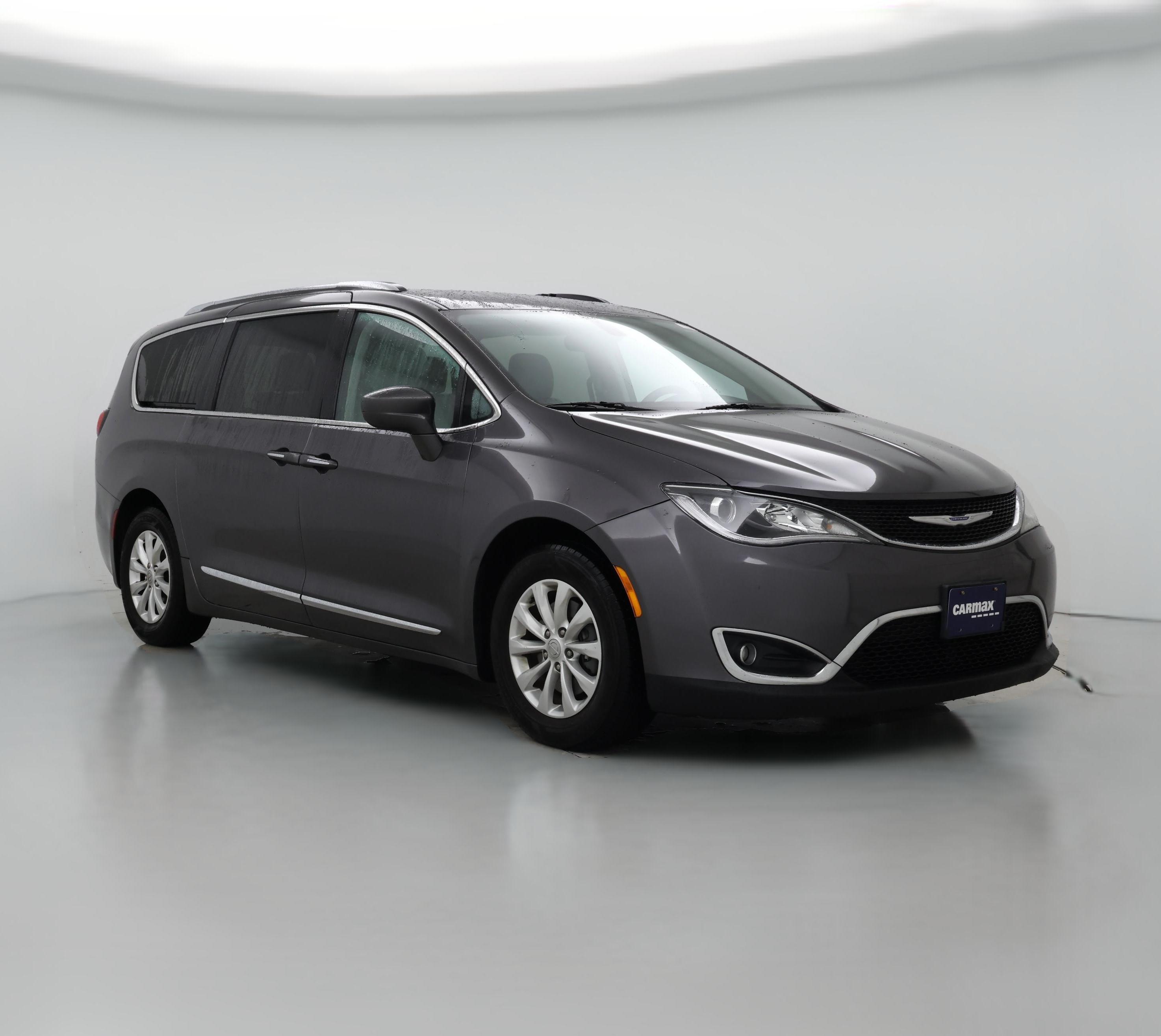 Thumbnail: 2018 Chrysler Pacifica - 1