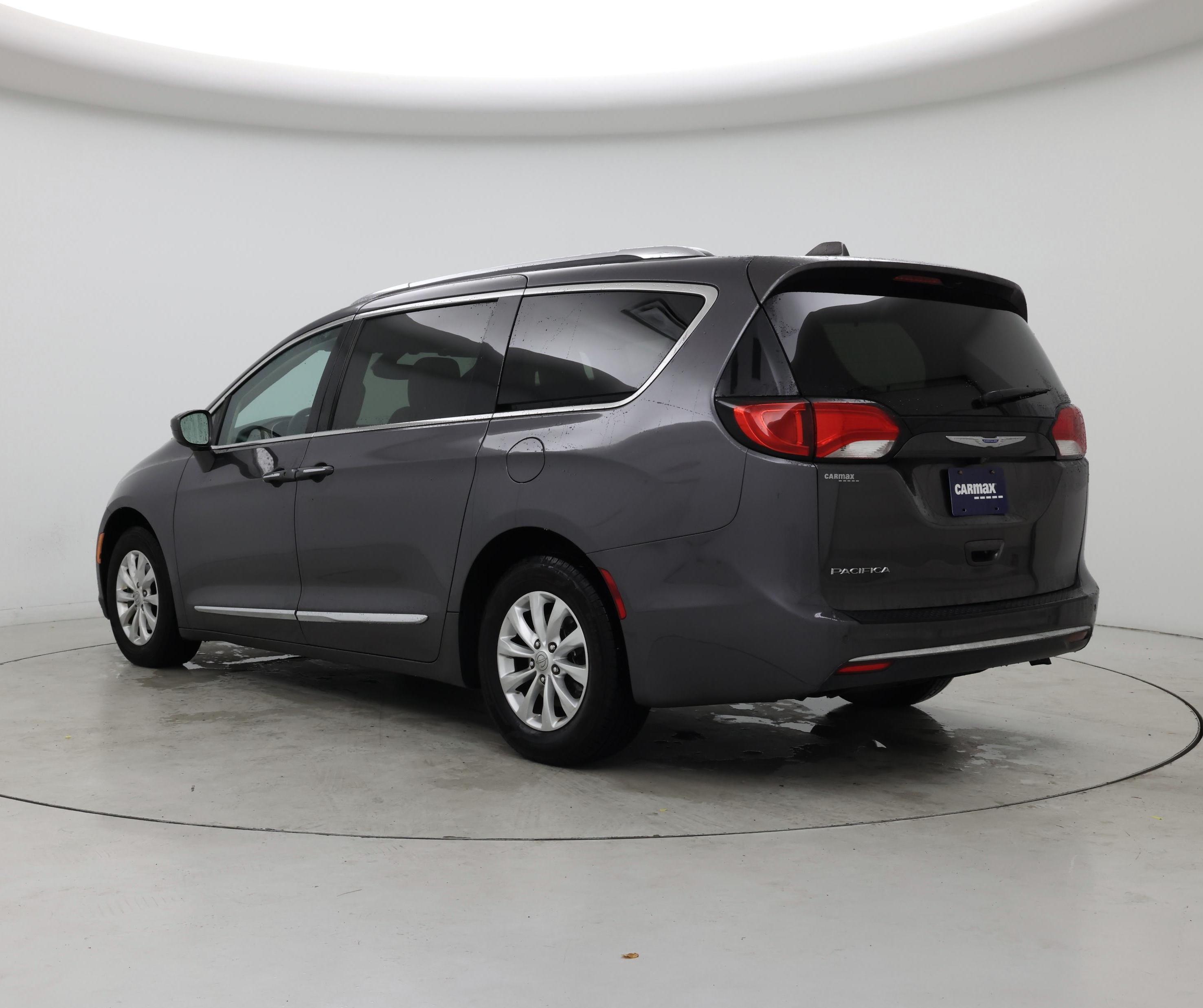 Thumbnail: 2018 Chrysler Pacifica - 2