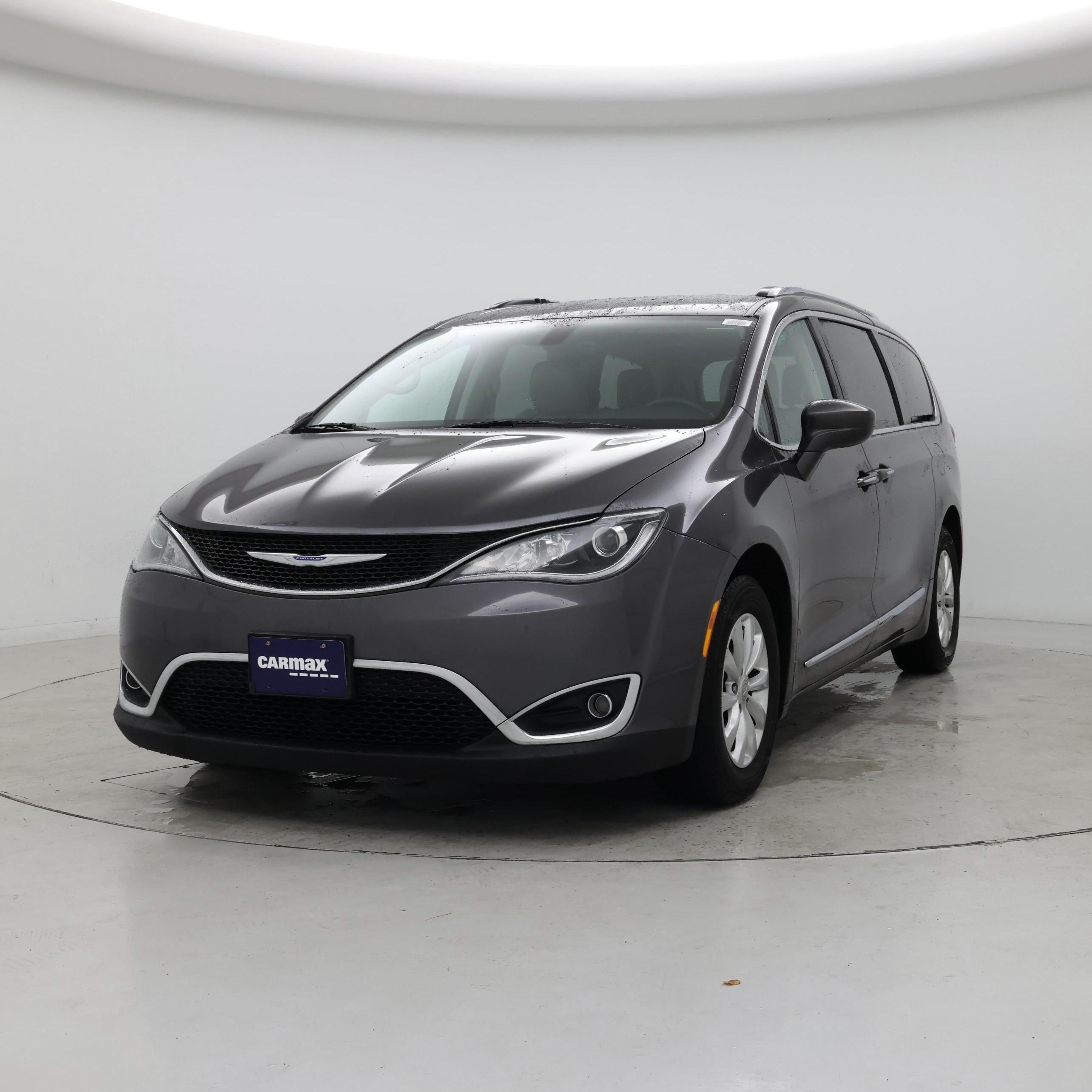 Thumbnail: 2018 Chrysler Pacifica - 4