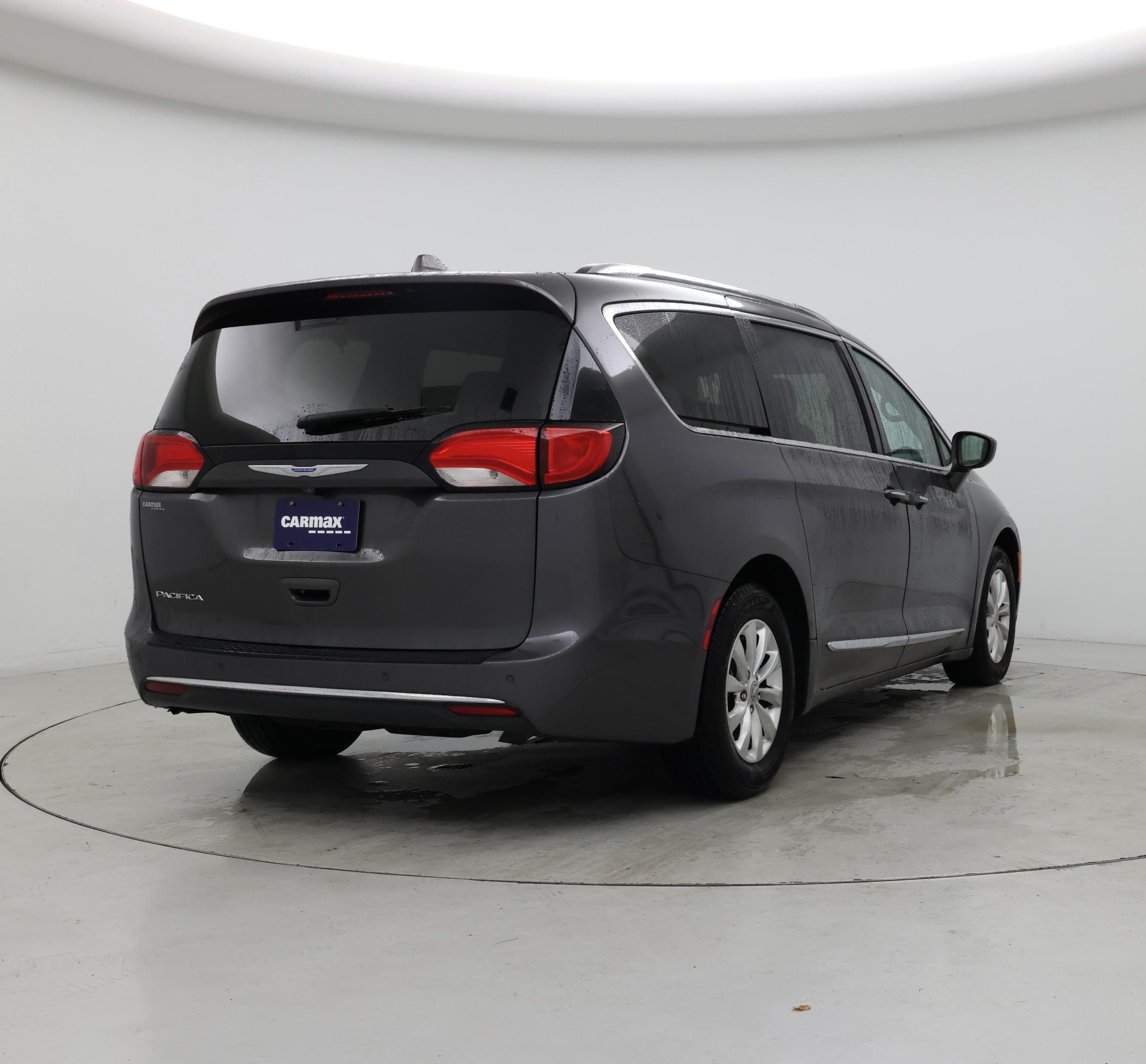 Thumbnail: 2018 Chrysler Pacifica - 8