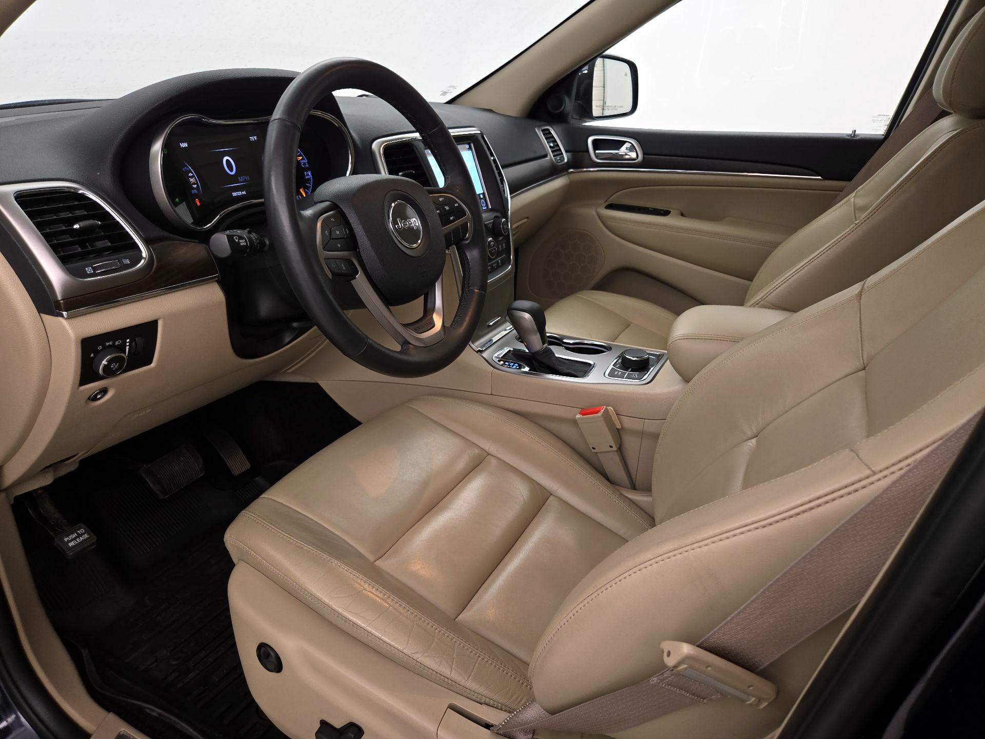 Thumbnail: 2018 Jeep Grand Cherokee - 11