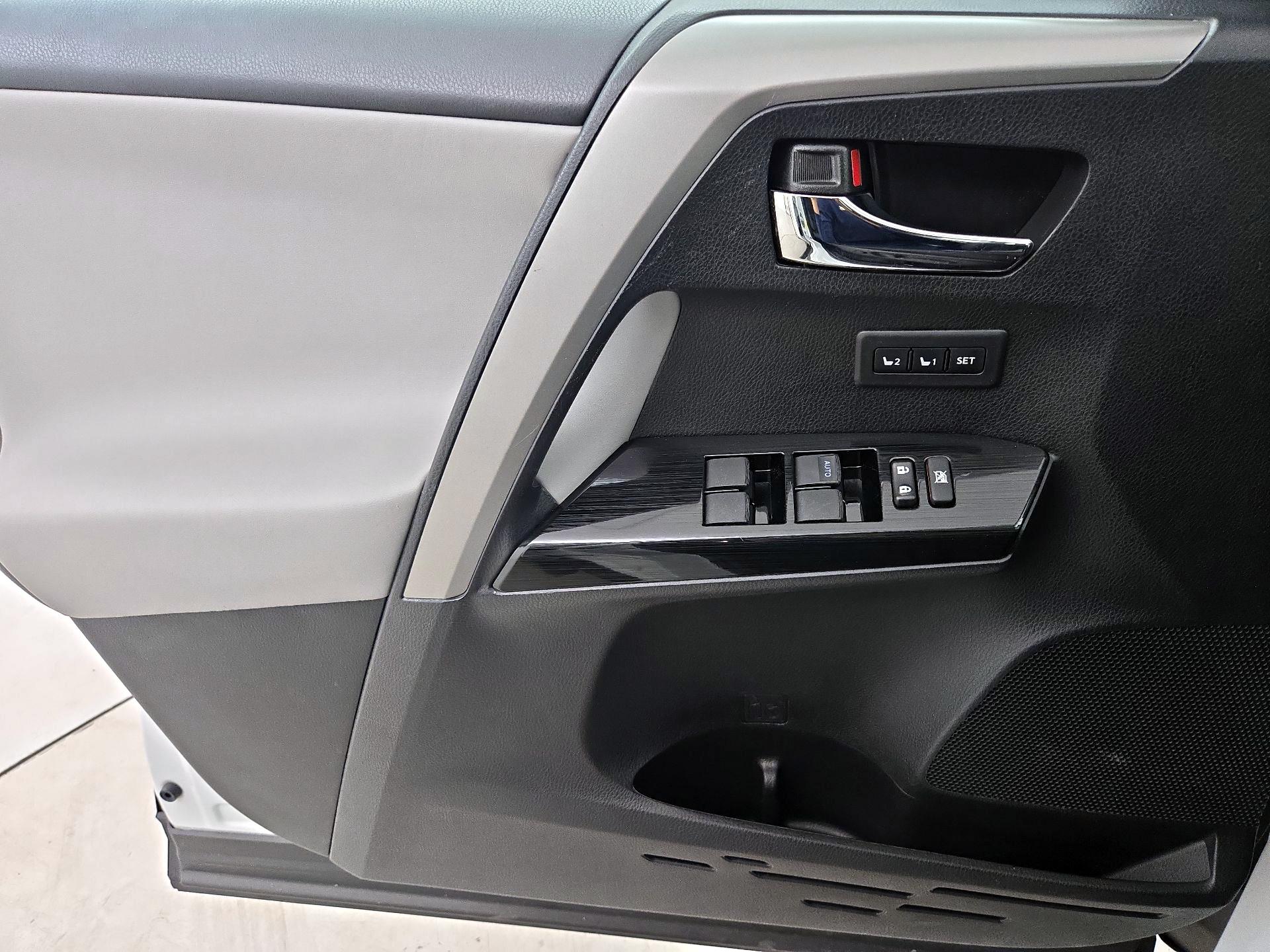 Thumbnail: 2017 Toyota RAV4 - 12
