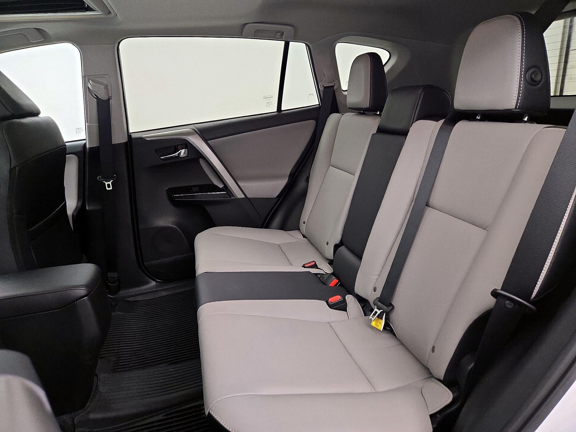 Thumbnail: 2017 Toyota RAV4 - 20