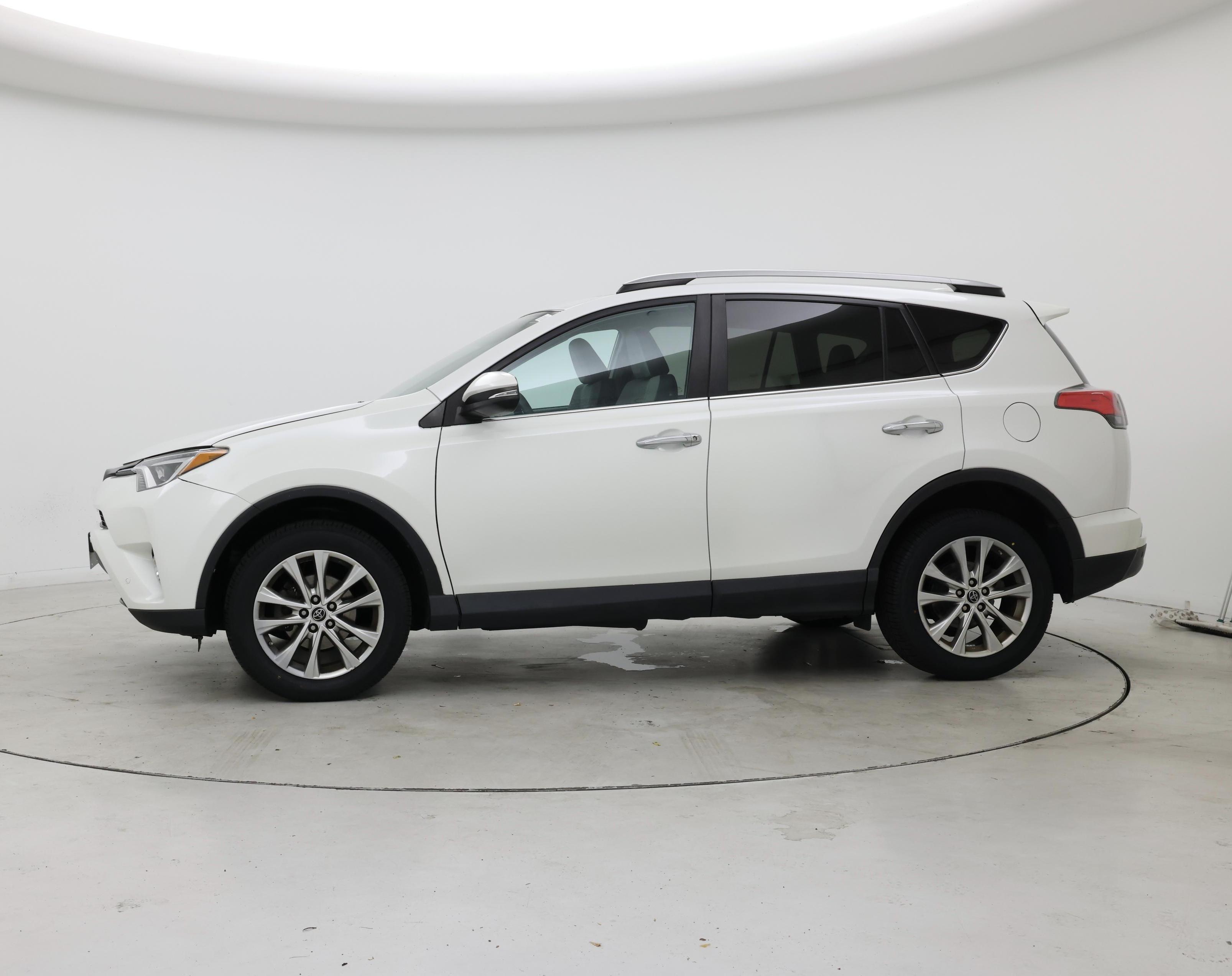Thumbnail: 2017 Toyota RAV4 - 3