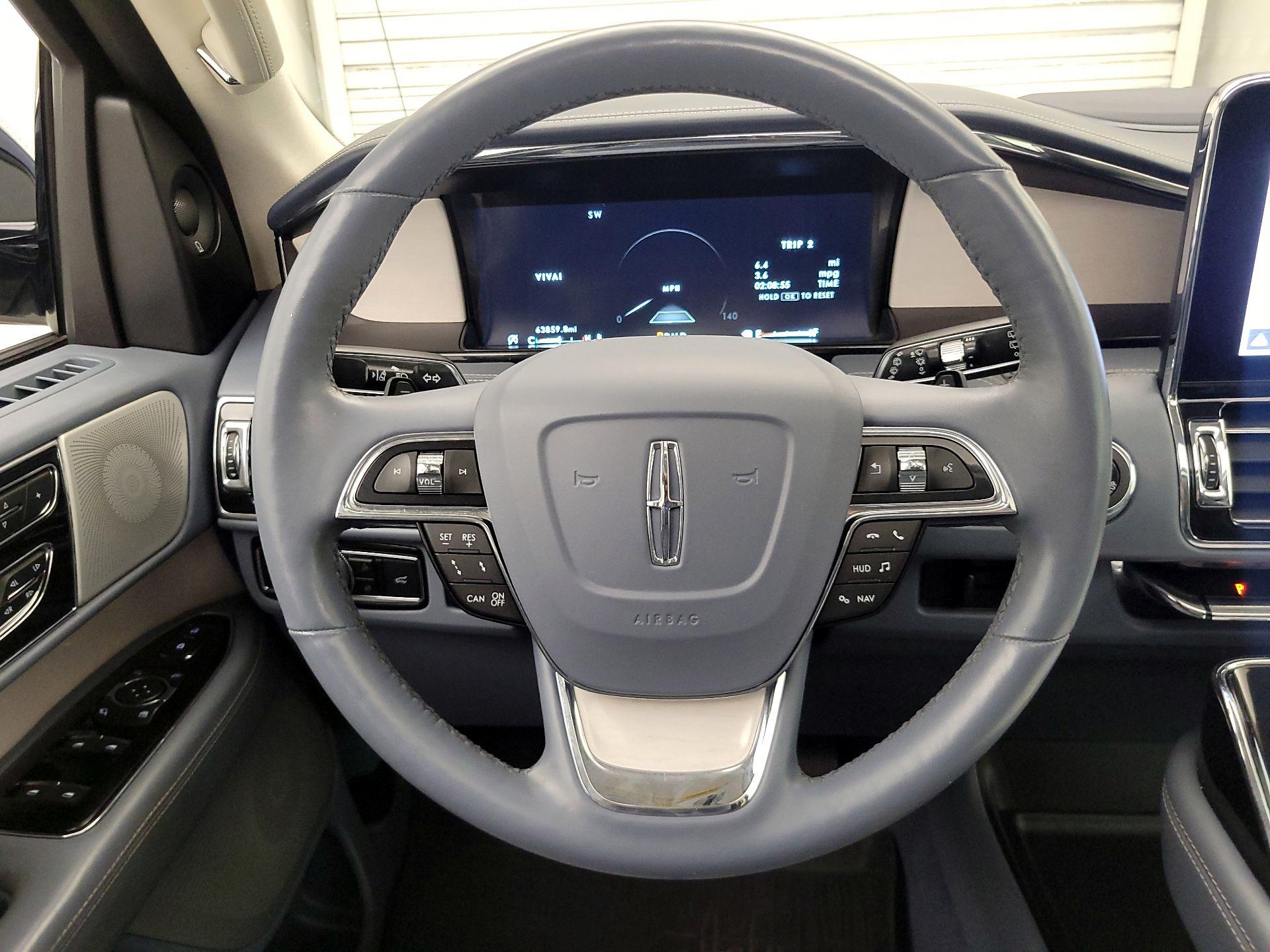 Thumbnail: 2019 Lincoln Navigator - 10