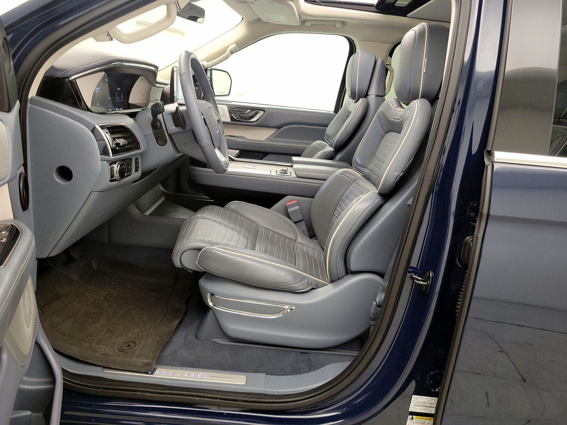 Thumbnail: 2019 Lincoln Navigator - 11