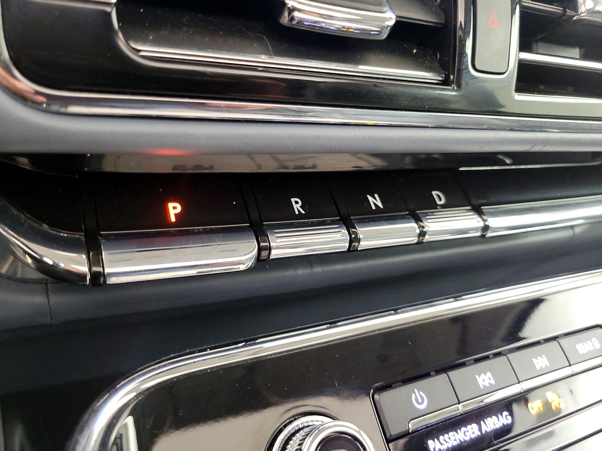 Thumbnail: 2019 Lincoln Navigator - 18