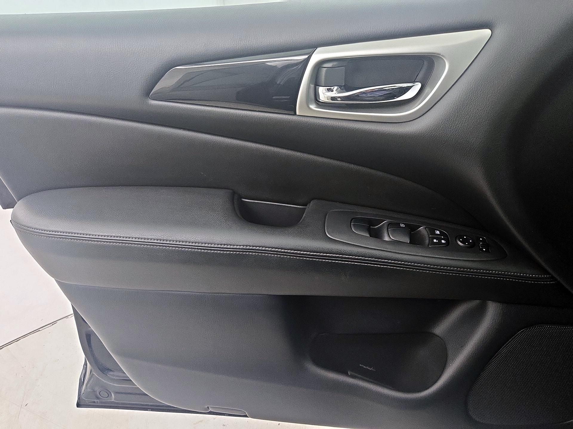 Thumbnail: 2018 Nissan Pathfinder - 12