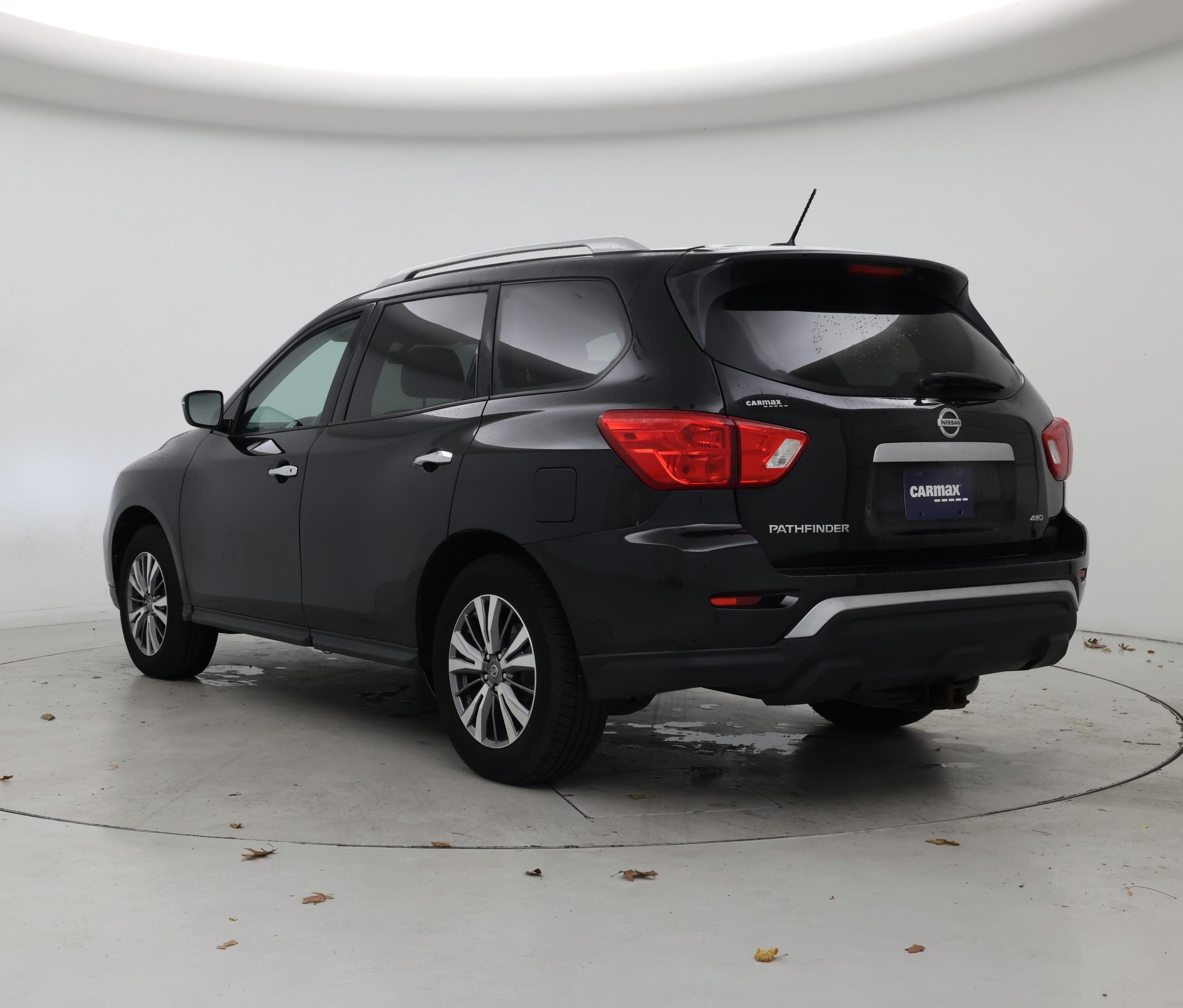 Thumbnail: 2018 Nissan Pathfinder - 2