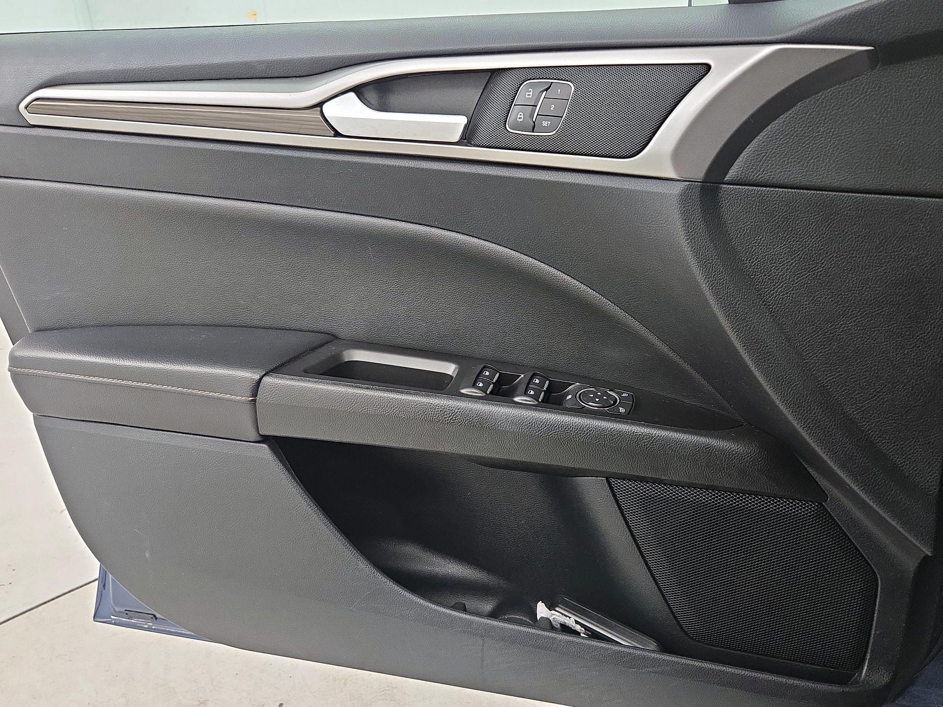 Thumbnail: 2019 Ford Fusion - 12