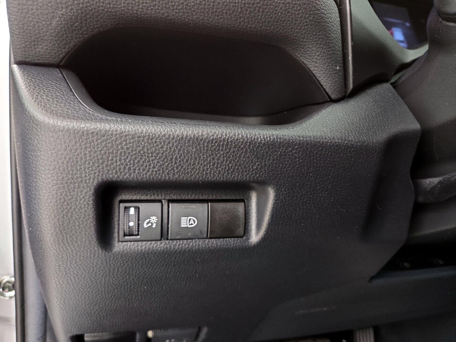 Thumbnail: 2021 Toyota RAV4 - 13