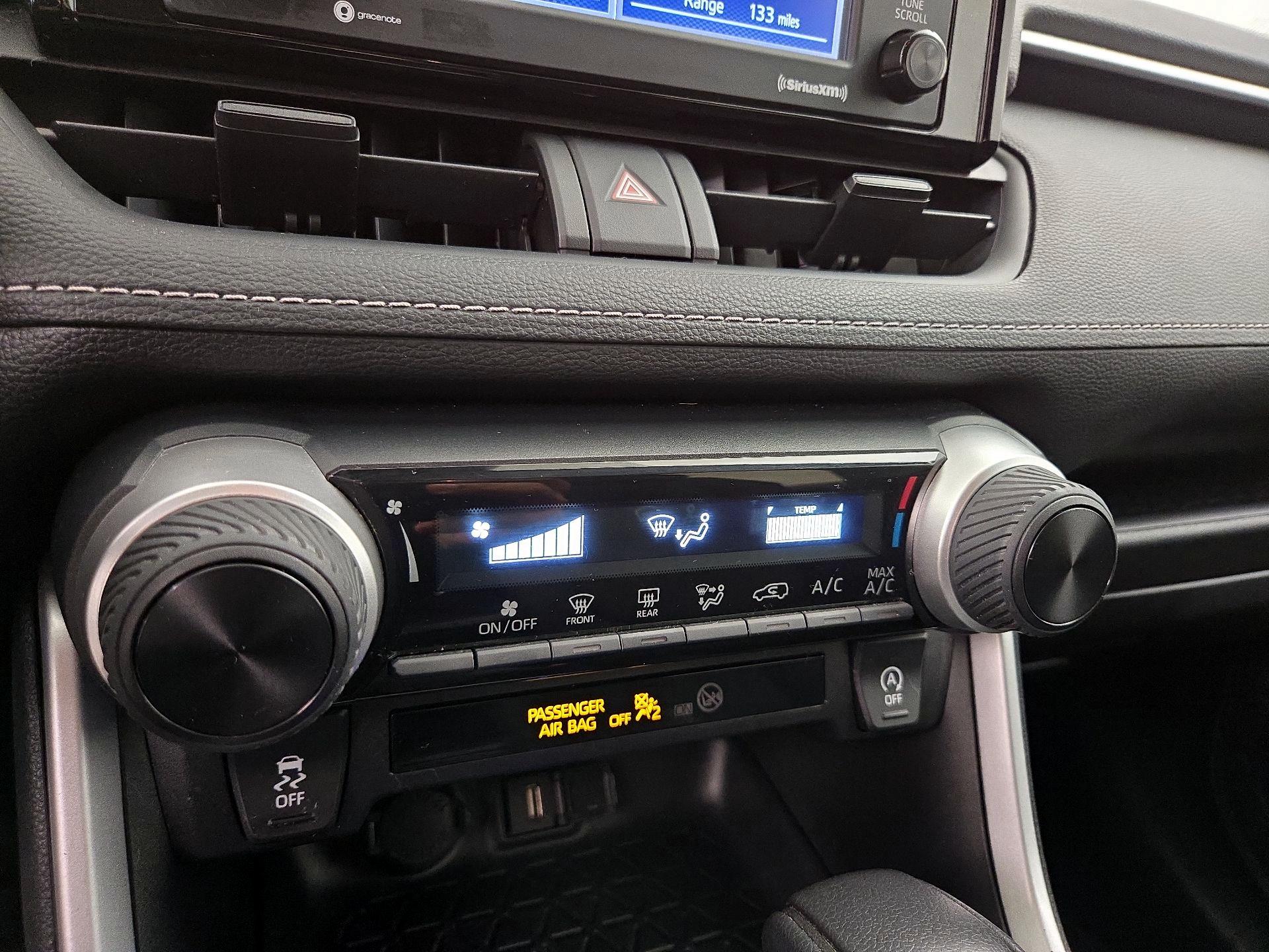 Thumbnail: 2021 Toyota RAV4 - 16