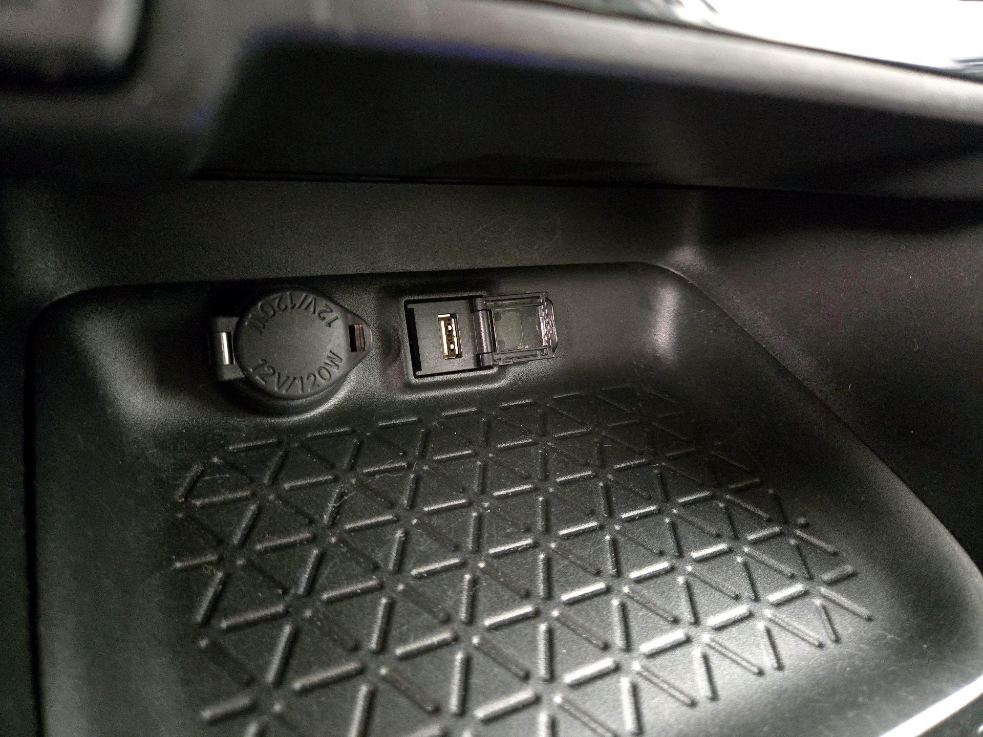 Thumbnail: 2021 Toyota RAV4 - 18