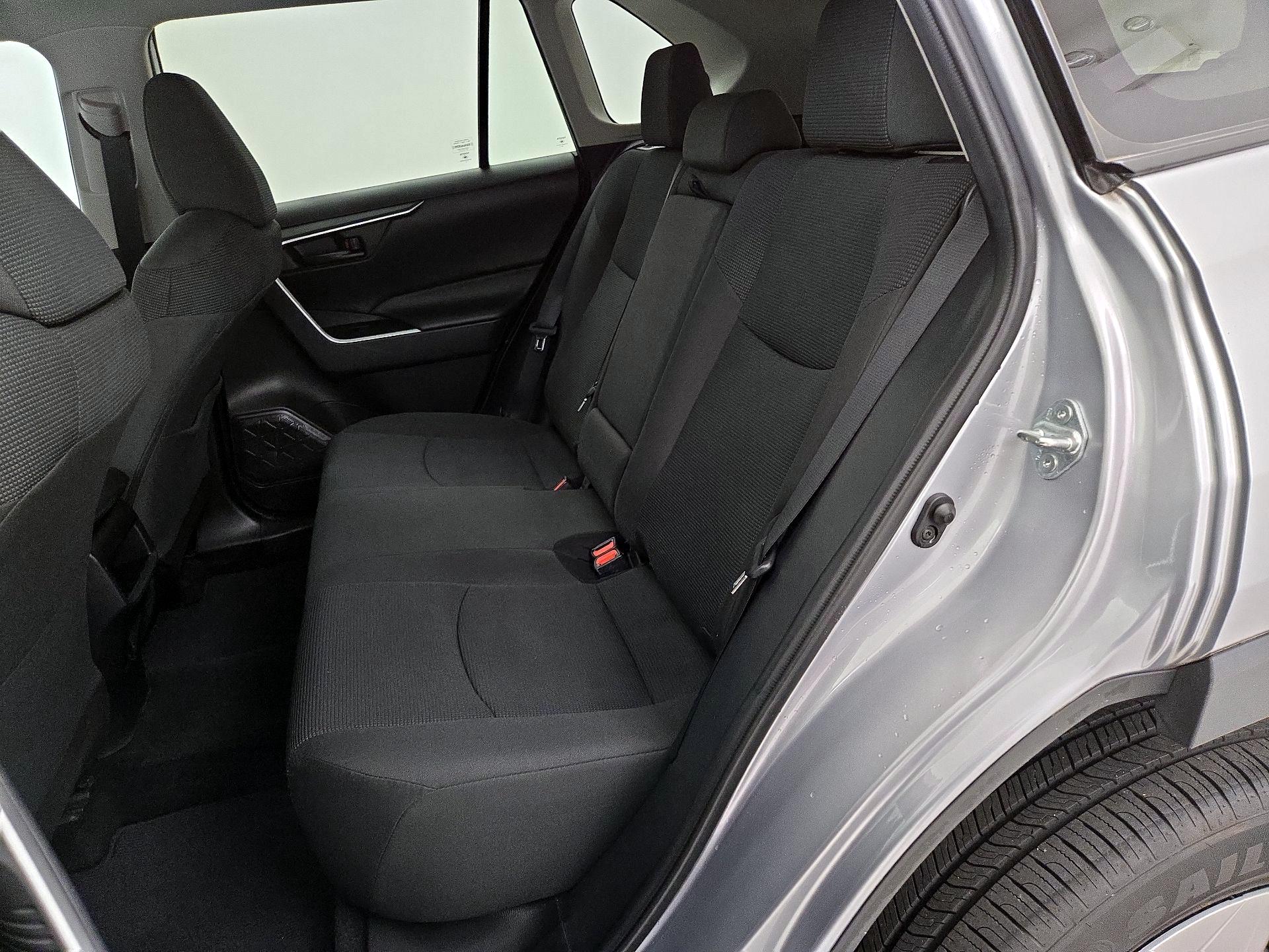 Thumbnail: 2021 Toyota RAV4 - 19