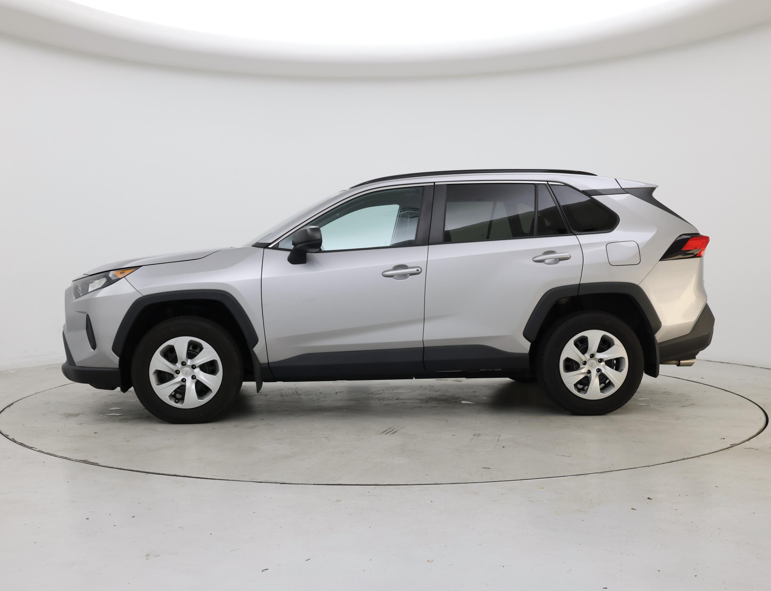 Thumbnail: 2021 Toyota RAV4 - 3
