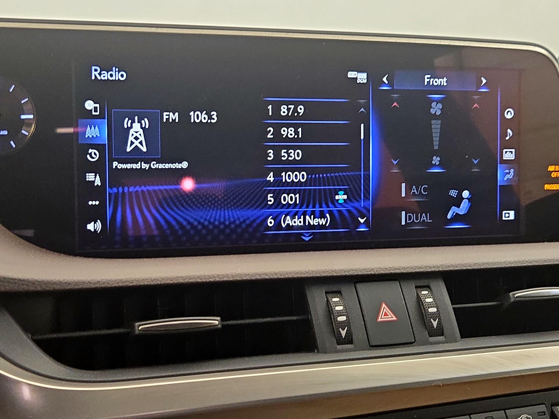 Thumbnail: 2019 Lexus ES - 16