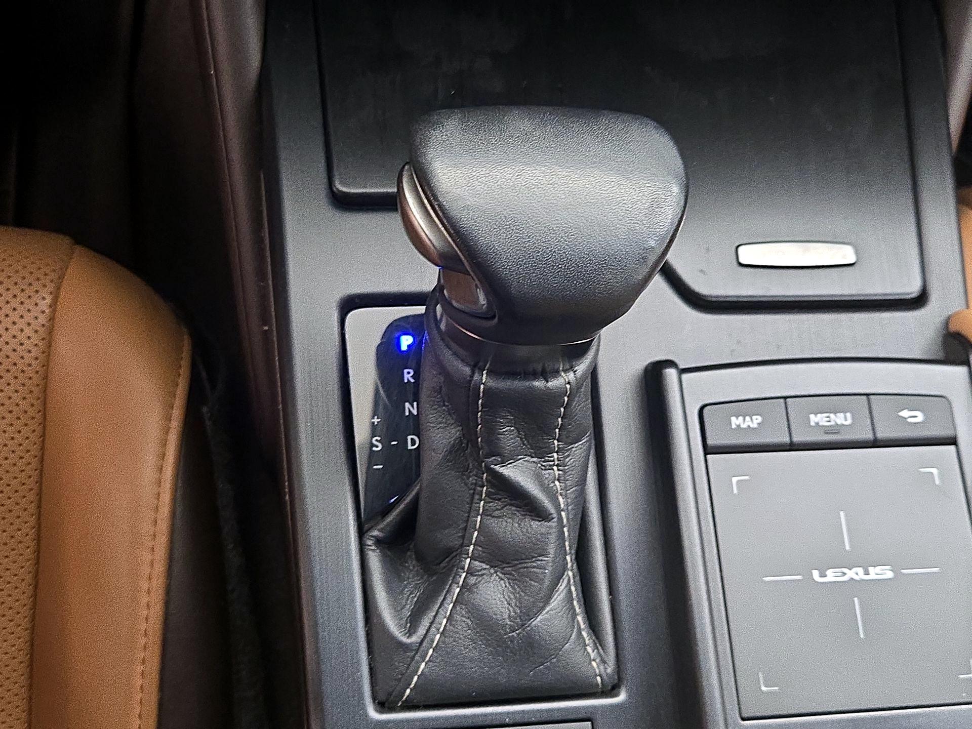 Thumbnail: 2019 Lexus ES - 18