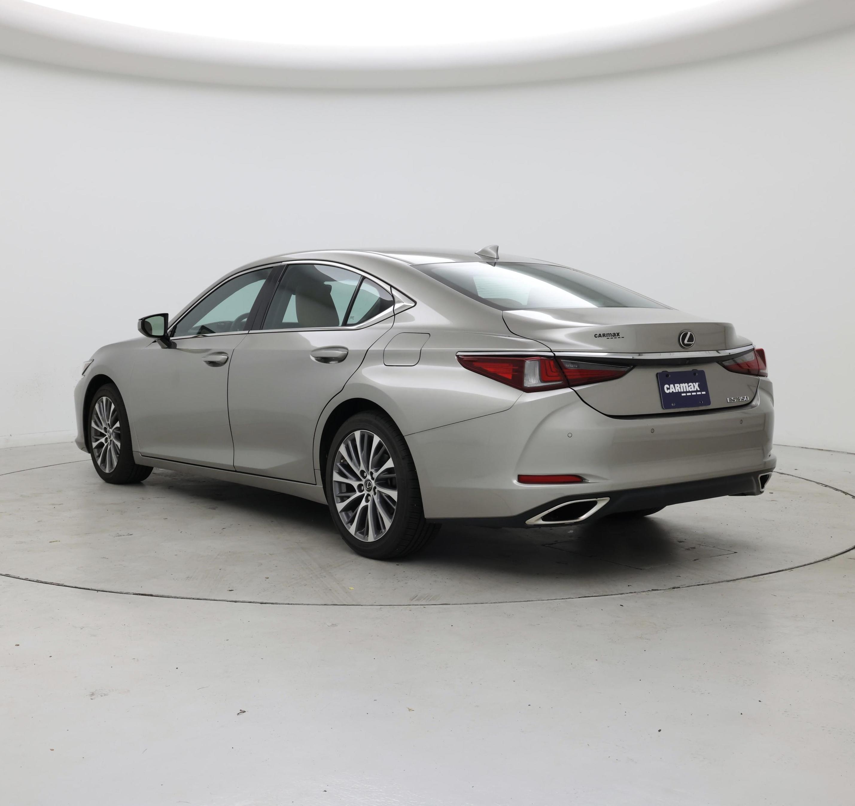 Thumbnail: 2019 Lexus ES - 2