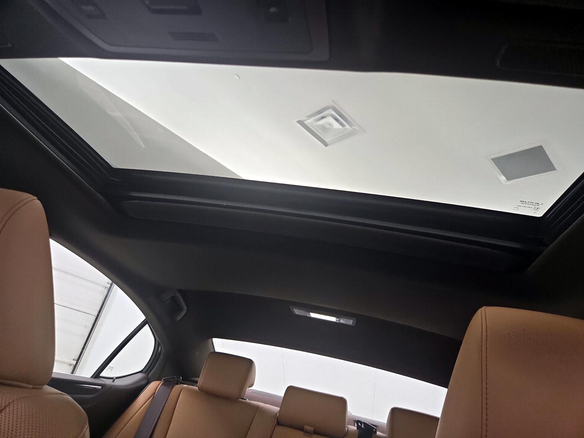 Thumbnail: 2019 Lexus ES - 20