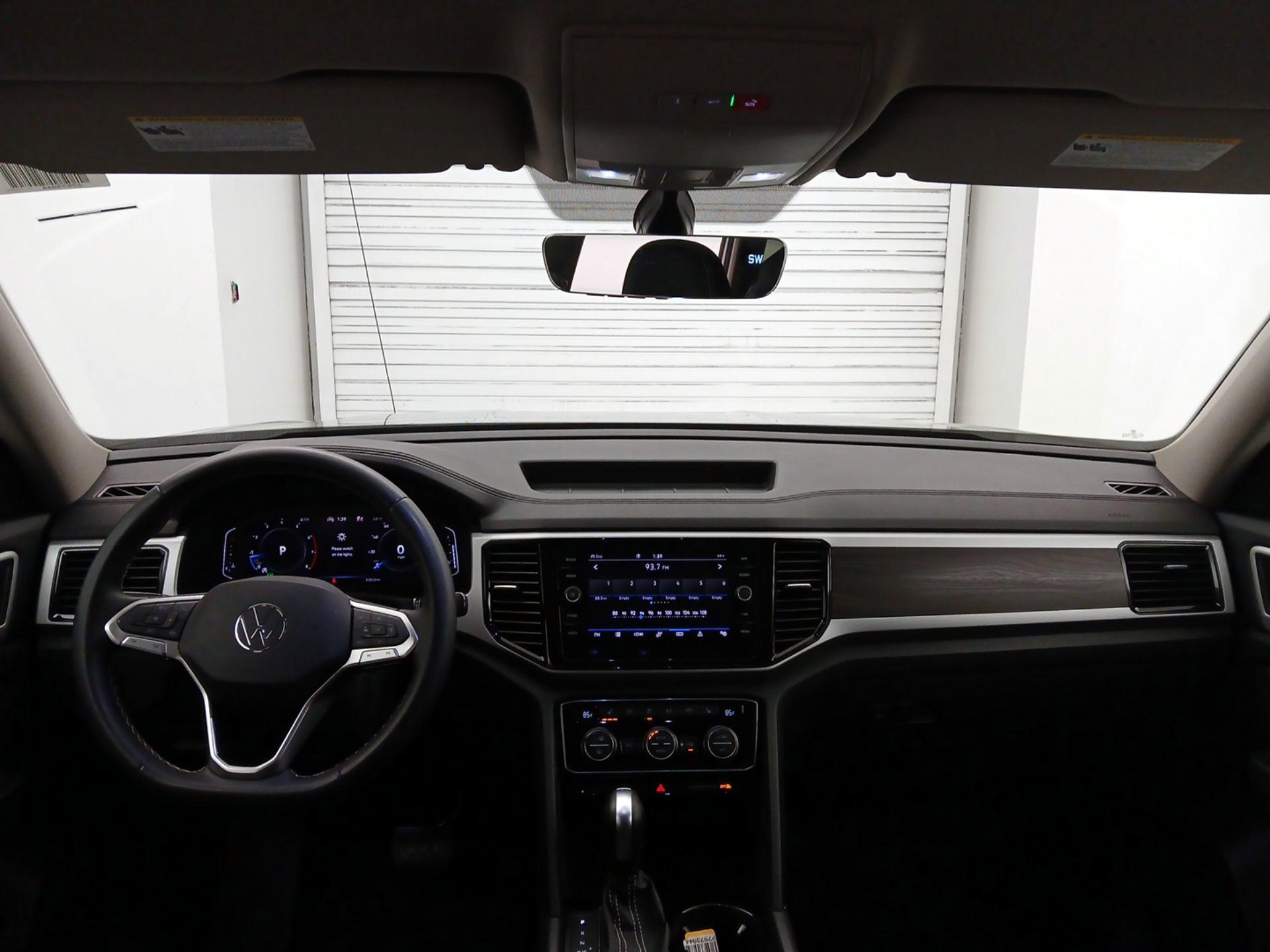 Thumbnail: 2023 Volkswagen Atlas - 9