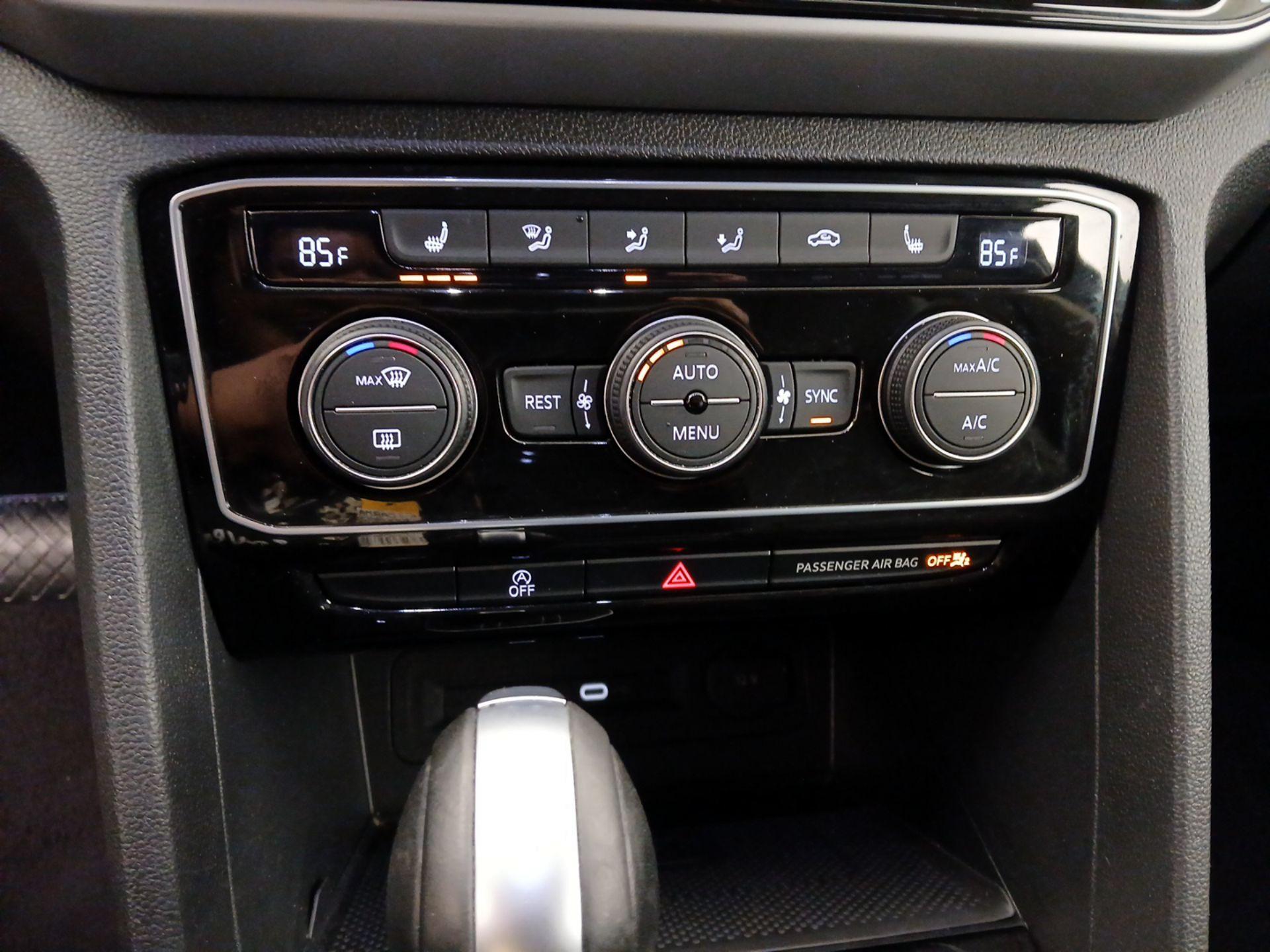 Thumbnail: 2023 Volkswagen Atlas - 16