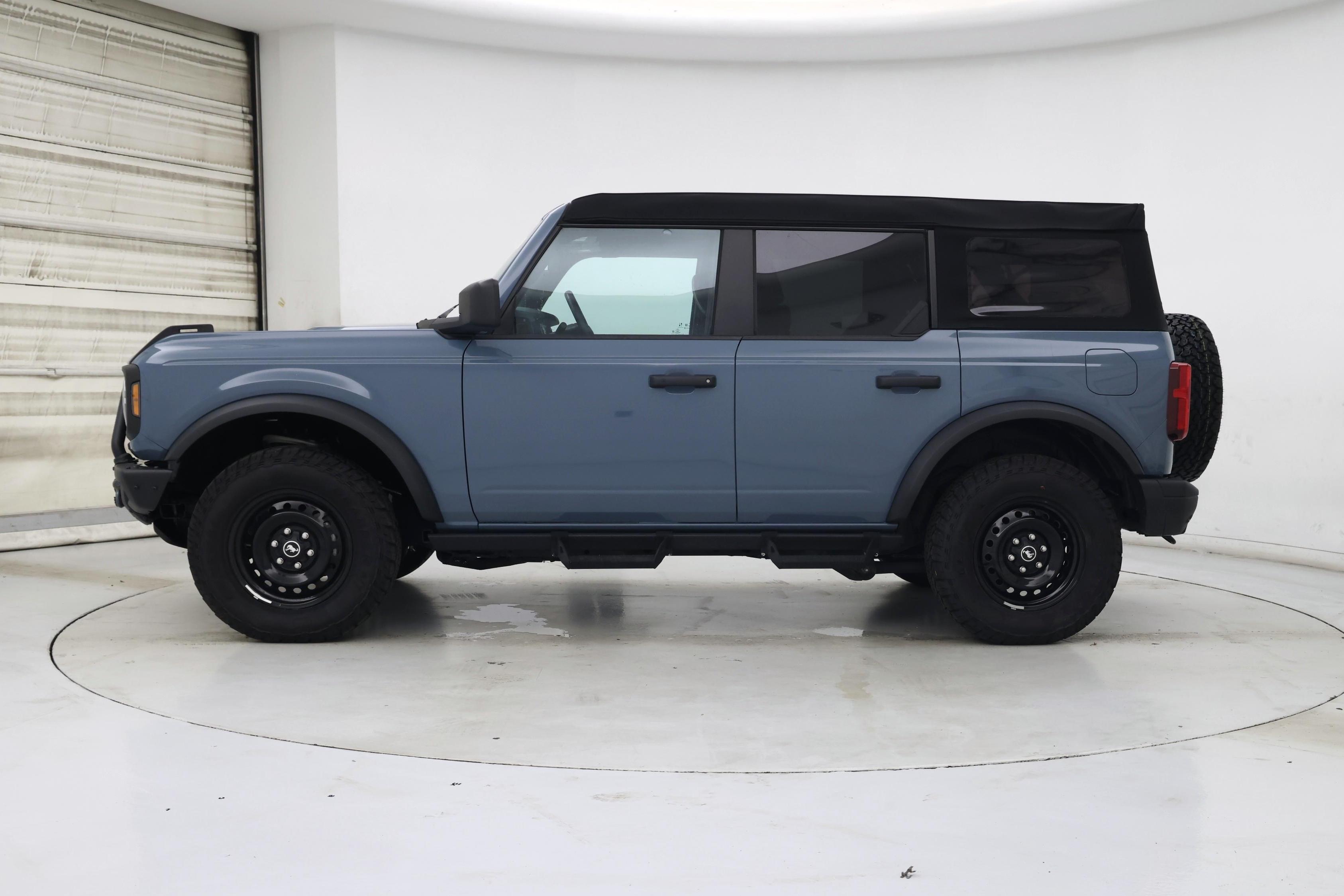 Thumbnail: 2021 Ford Bronco - 3