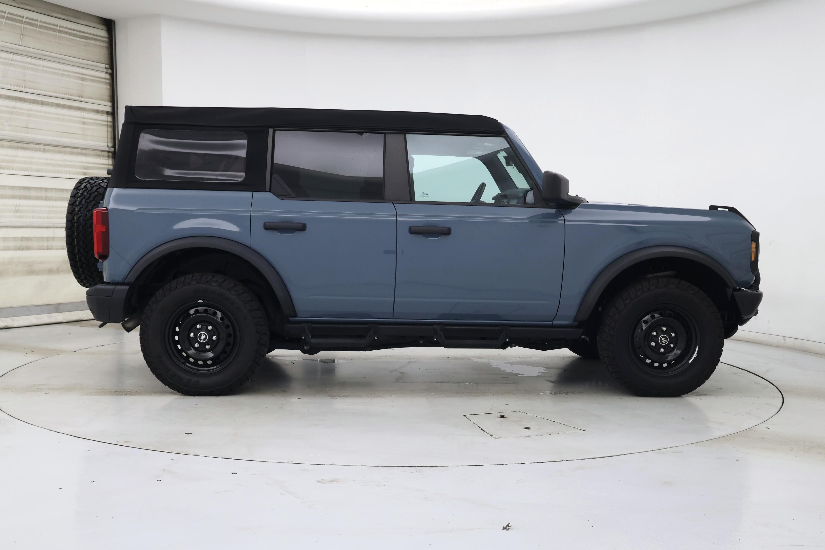 Thumbnail: 2021 Ford Bronco - 7