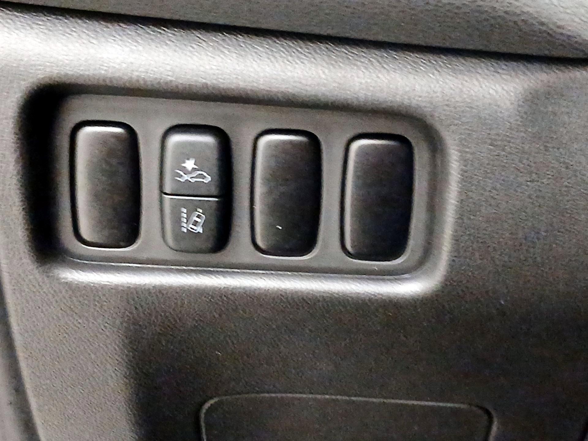 Thumbnail: 2023 Mitsubishi Outlander Sport - 11