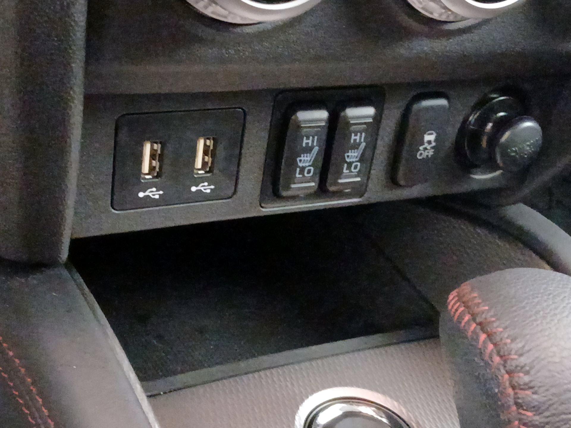 Thumbnail: 2023 Mitsubishi Outlander Sport - 16