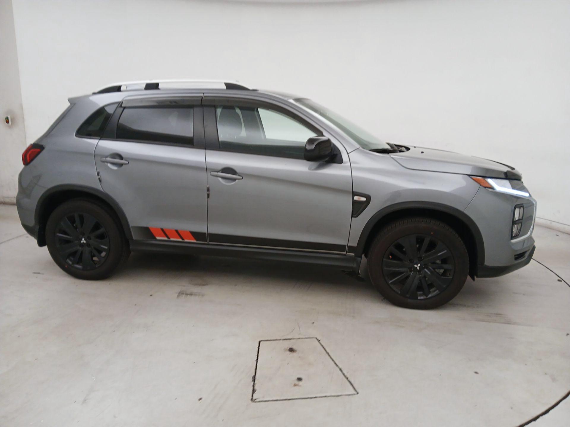 Thumbnail: 2023 Mitsubishi Outlander Sport - 4