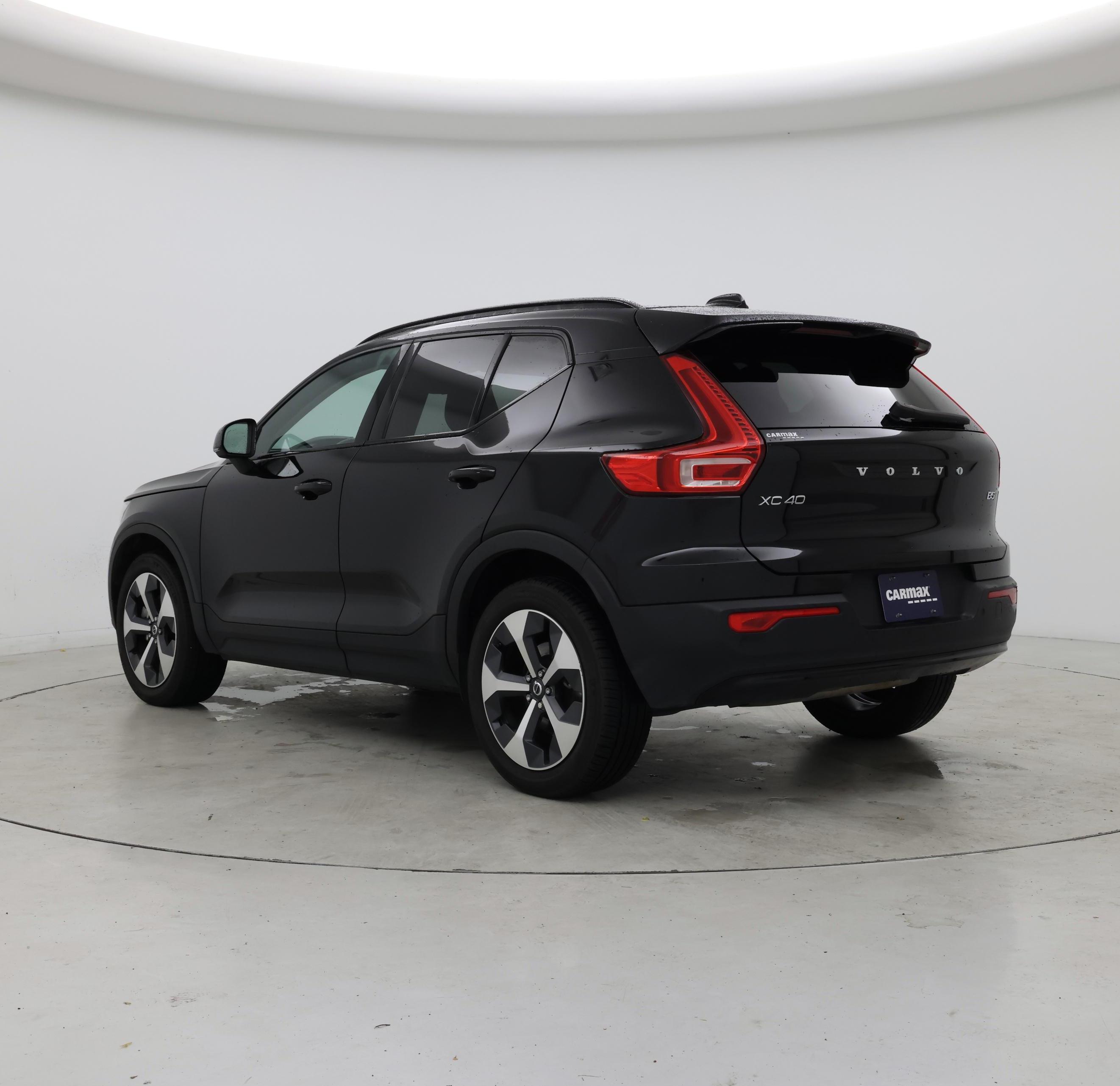Thumbnail: 2023 Volvo XC40 - 2